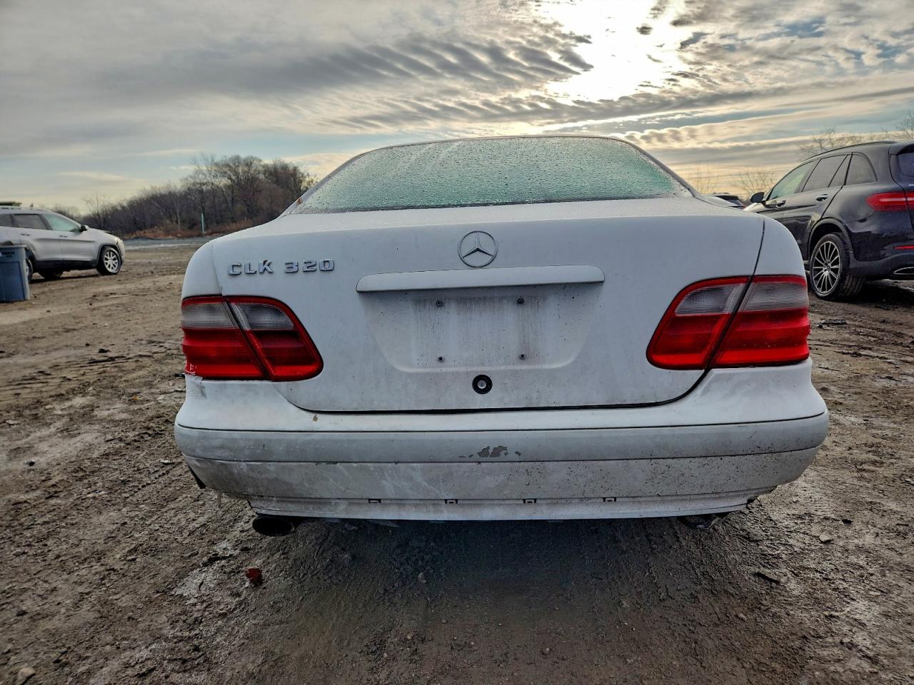 1998 Mercedes-benz Clk 320 White vin: WDBLJ65G4WF041528