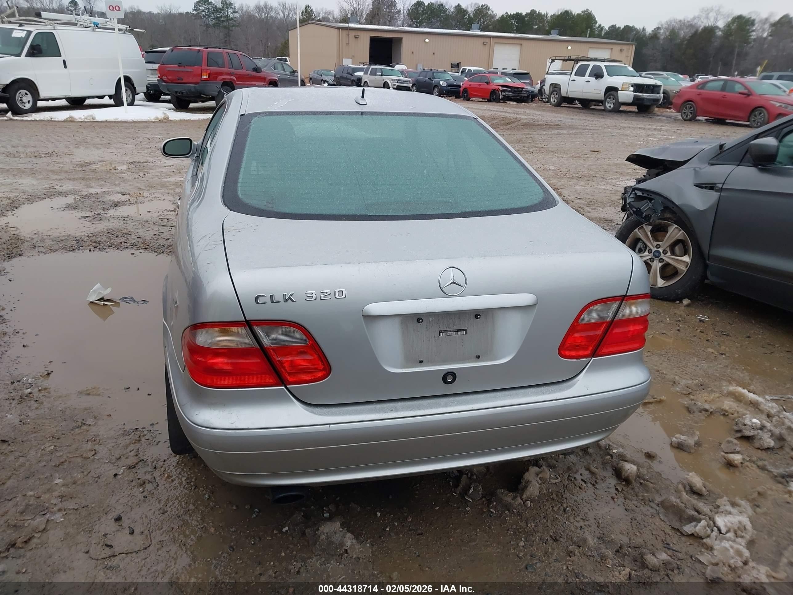 2000 Mercedes-benz Clk 320   Silver vin: WDBLJ65G4YF133659