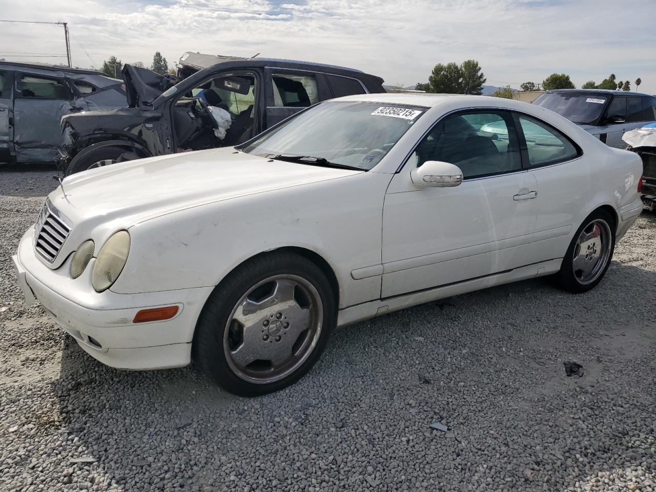 2002 Mercedes-benz Clk 320 White vin: WDBLJ65G52T112344