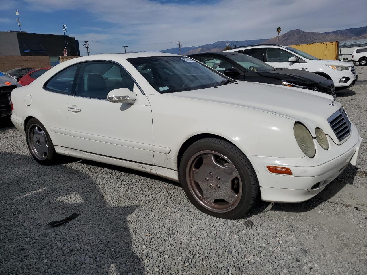 2002 Mercedes-benz Clk 320 White vin: WDBLJ65G52T112344