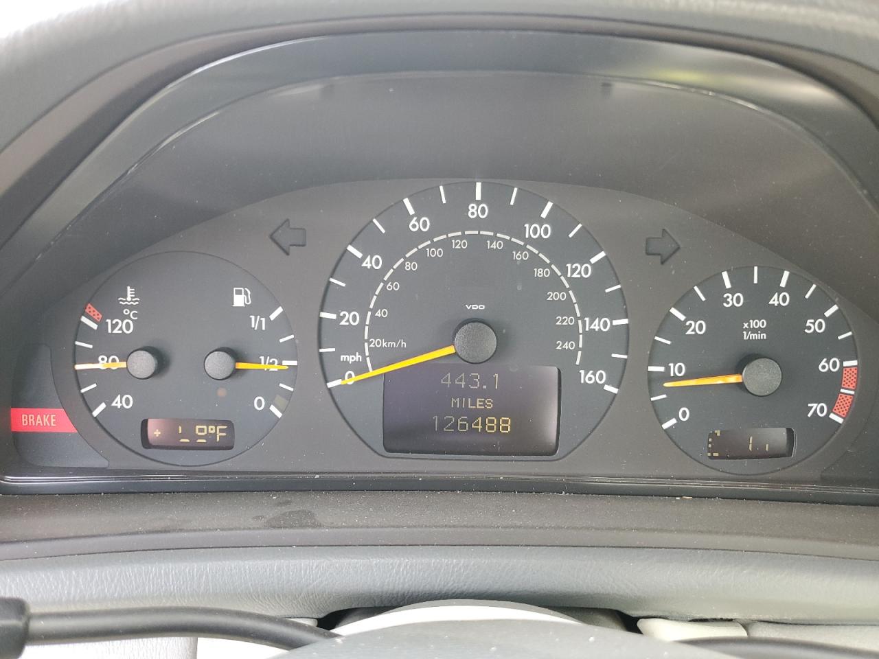 2002 Mercedes-benz Clk 320 White vin: WDBLJ65G52T112344