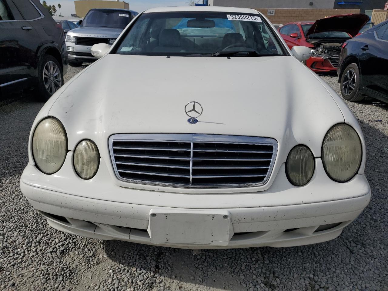 2002 Mercedes-benz Clk 320 White vin: WDBLJ65G52T112344
