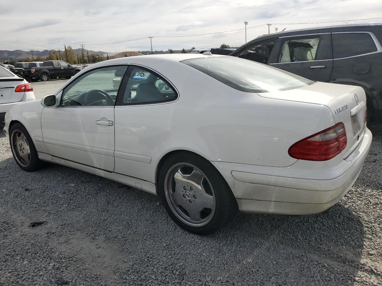 2002 Mercedes-benz Clk 320 White vin: WDBLJ65G52T112344