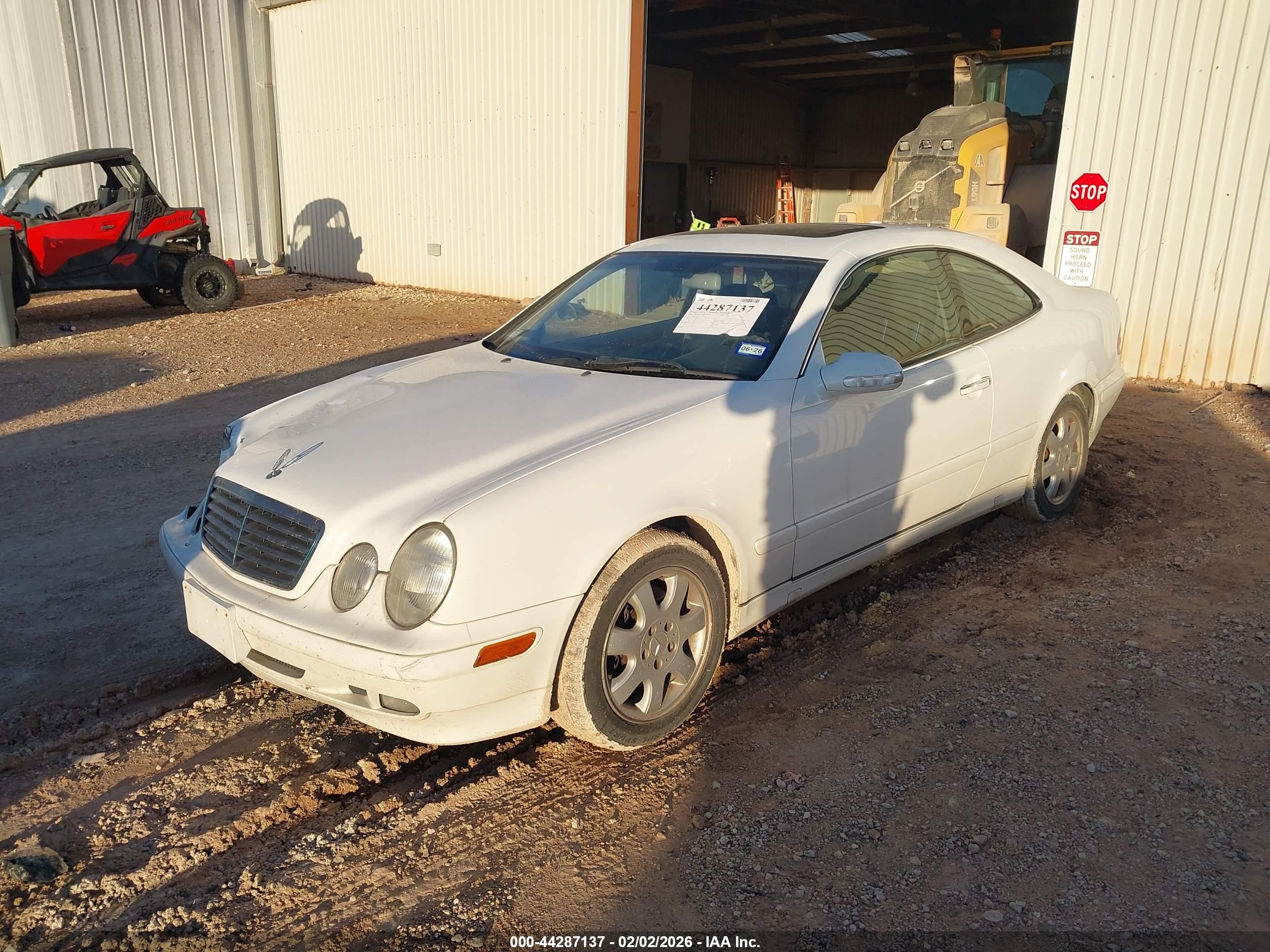 2002 Mercedes-benz Clk 320   White vin: WDBLJ65G52T128155