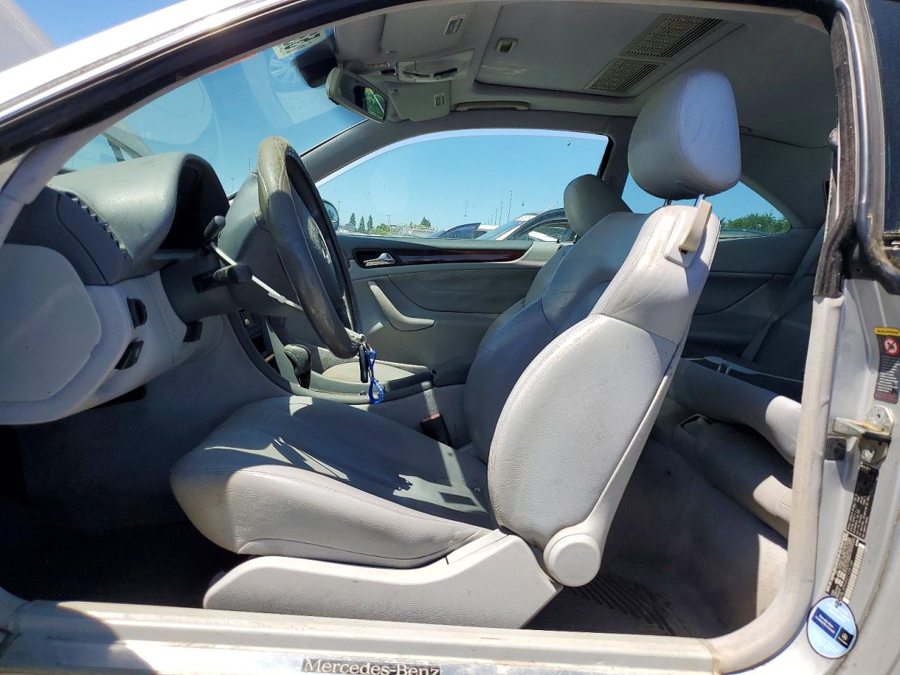 2002 Mercedes-benz Clk 320 Silver vin: WDBLJ65G52T128169