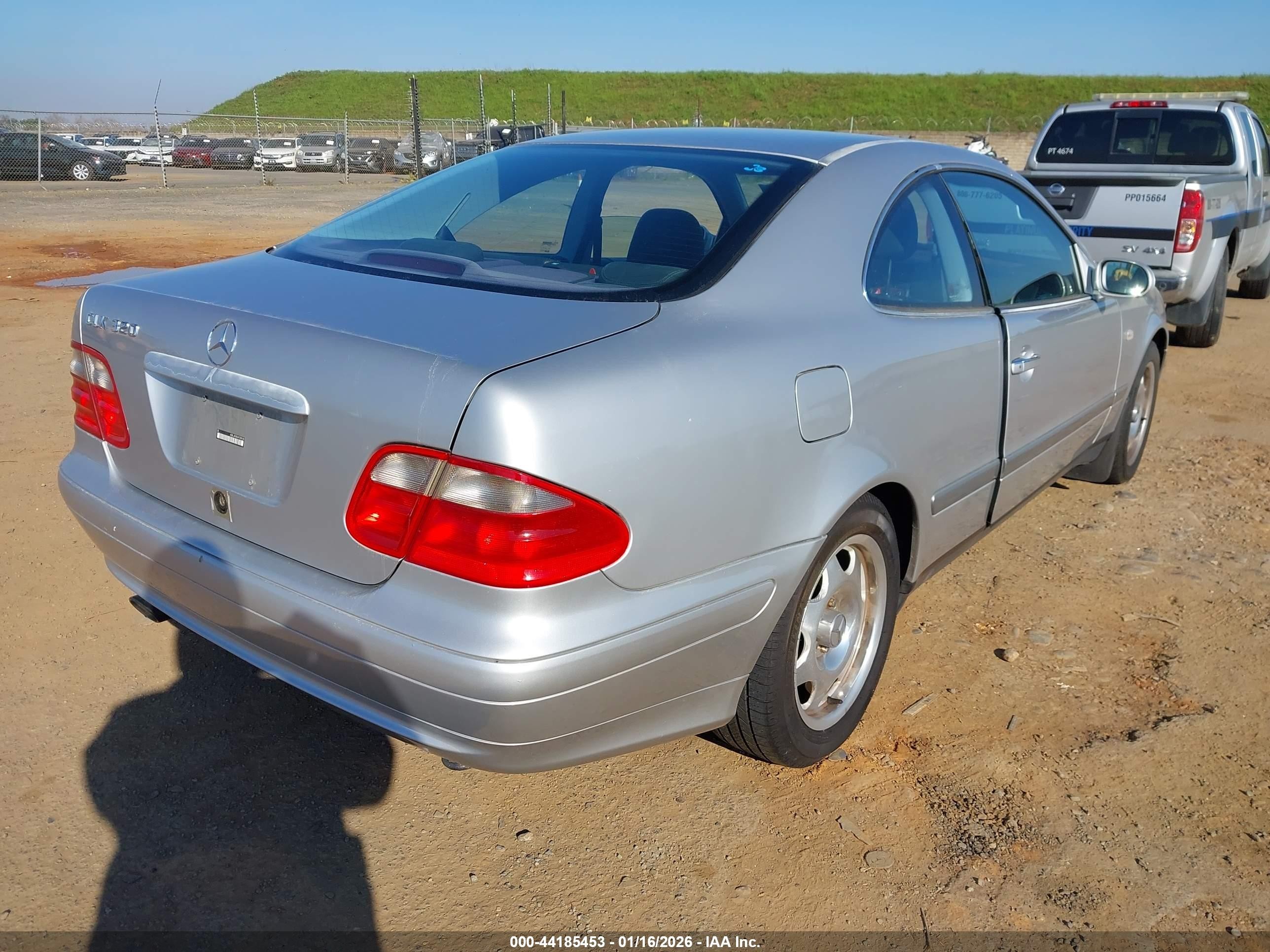 1998 Mercedes-benz Clk 320   Silver vin: WDBLJ65G5WF030439