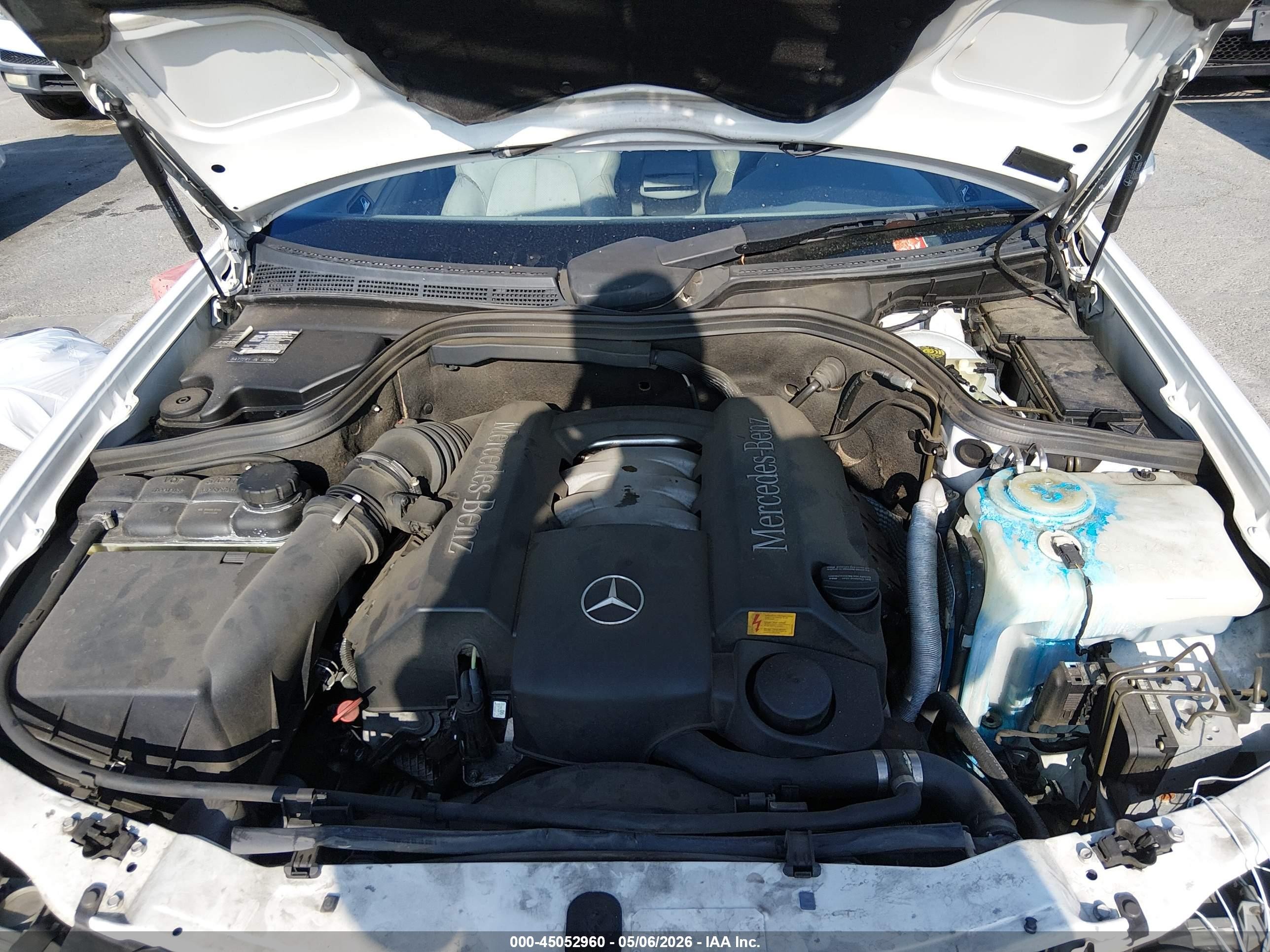 2000 Mercedes-benz Clk 320   White vin: WDBLJ65G5YF135310