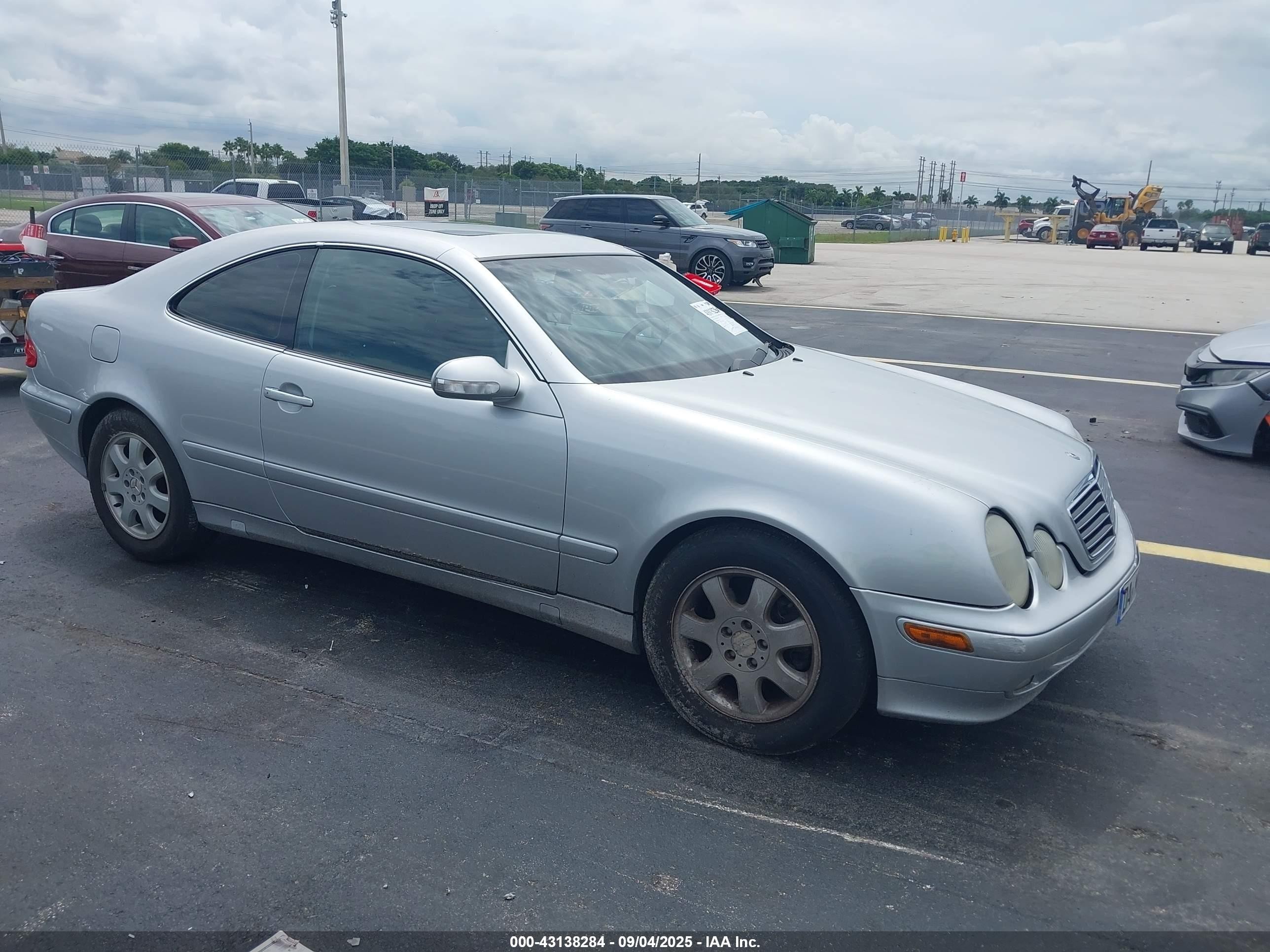 2002 Mercedes-benz Clk 320   Silver vin: WDBLJ65G62T119531