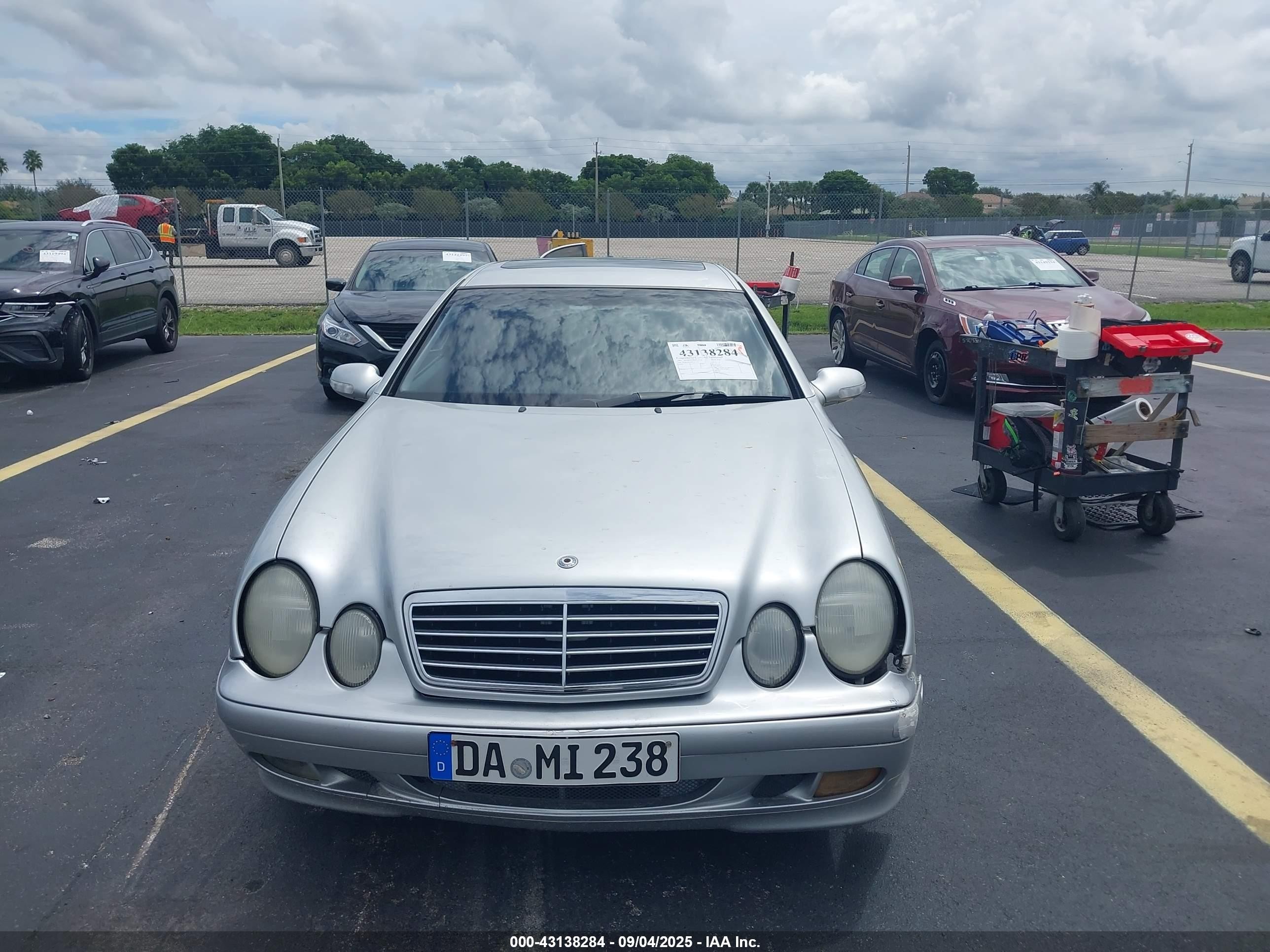2002 Mercedes-benz Clk 320   Silver vin: WDBLJ65G62T119531