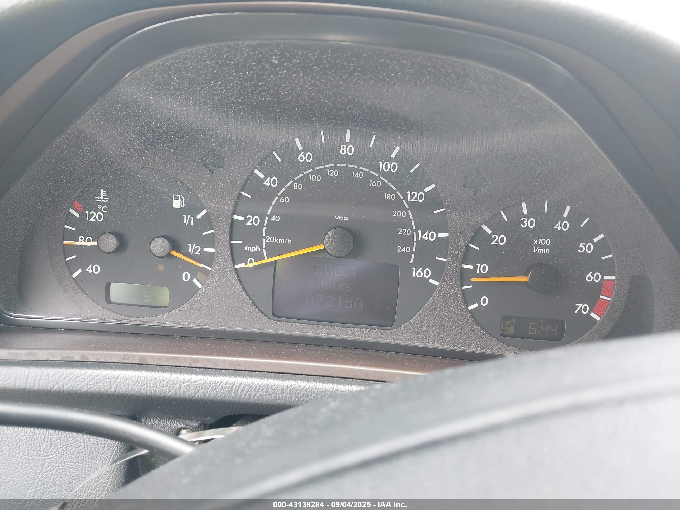 2002 Mercedes-benz Clk 320   Silver vin: WDBLJ65G62T119531