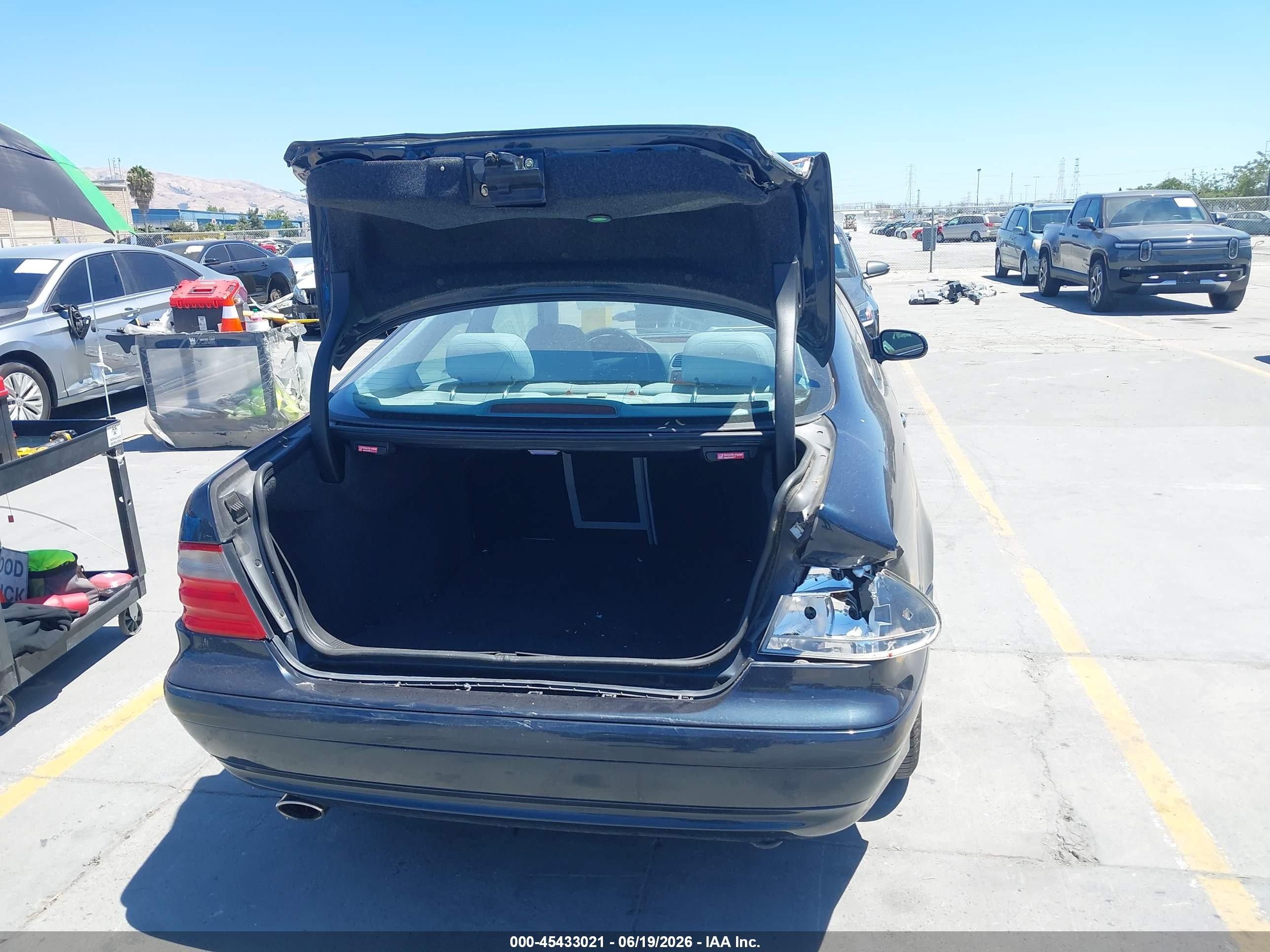 2002 Mercedes-benz Clk 320   Black vin: WDBLJ65G72F196715