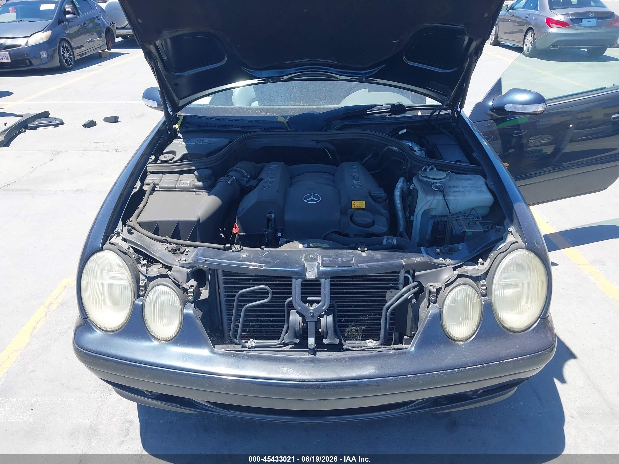 2002 Mercedes-benz Clk 320   Black vin: WDBLJ65G72F196715