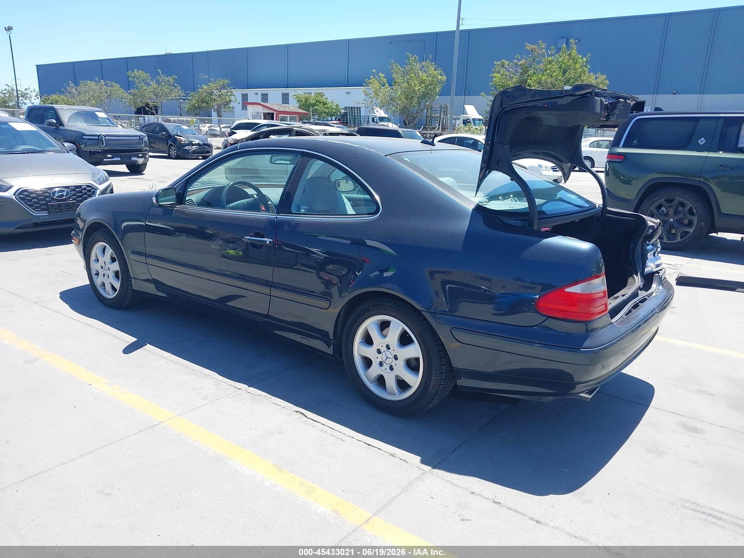 2002 Mercedes-benz Clk 320   Black vin: WDBLJ65G72F196715