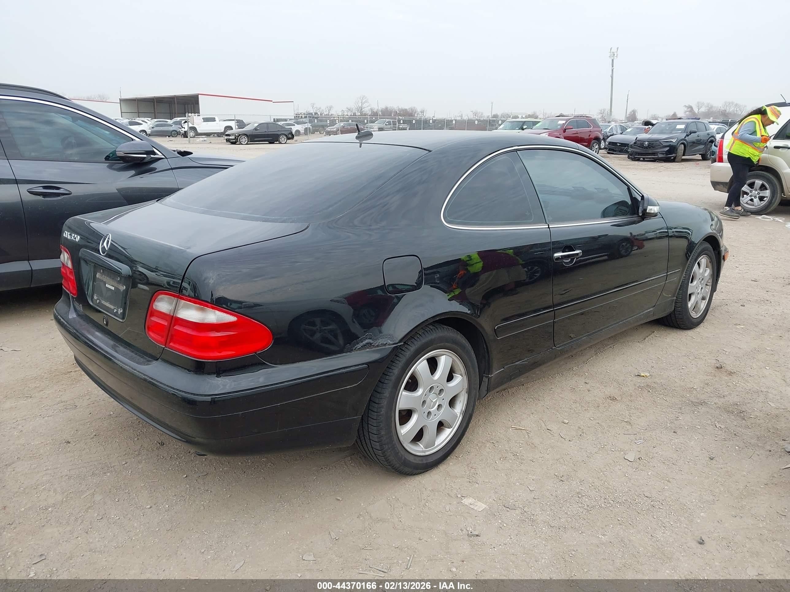 2000 Mercedes-benz Clk 320   Black vin: WDBLJ65G7YF129279