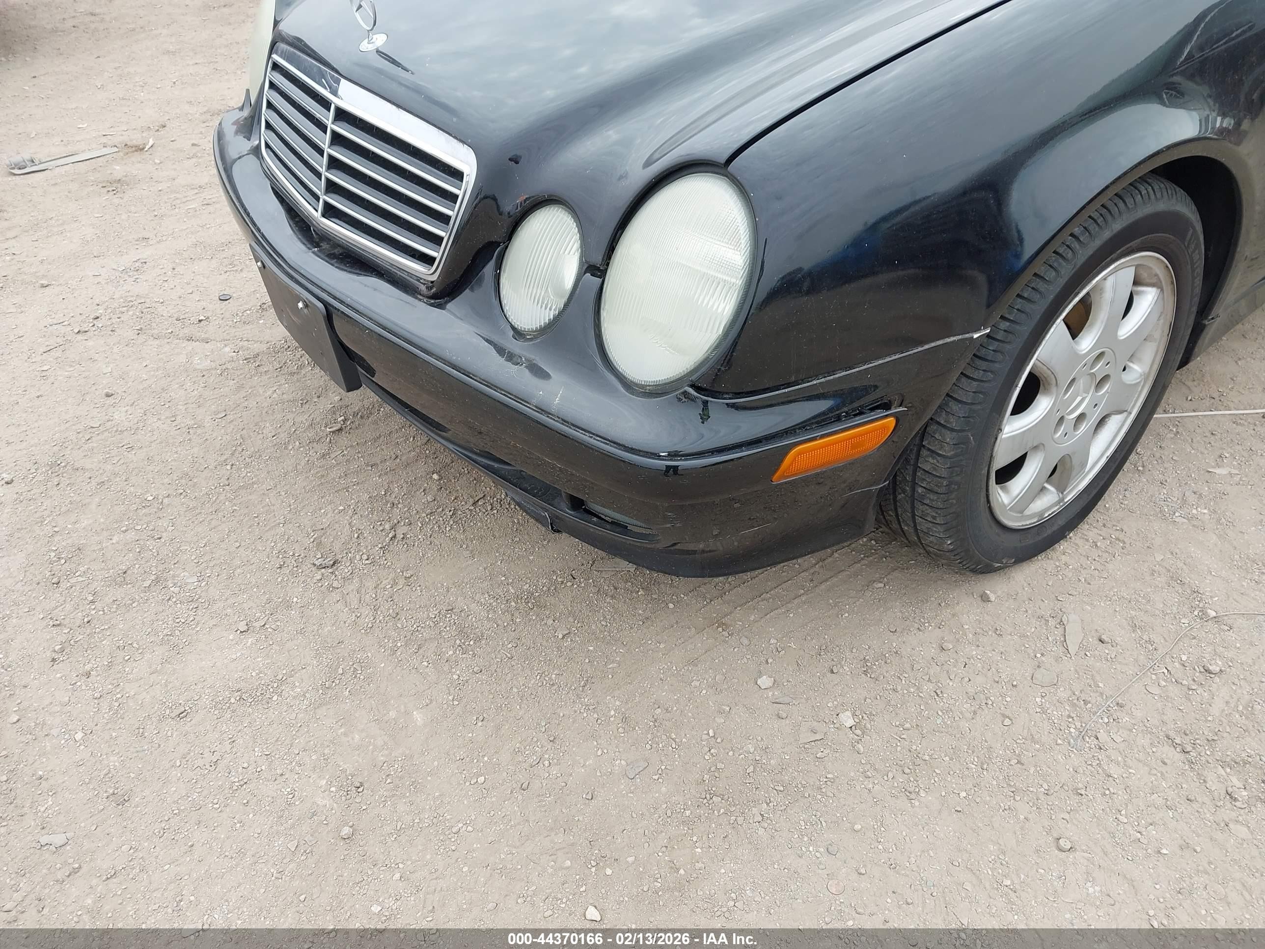 2000 Mercedes-benz Clk 320   Black vin: WDBLJ65G7YF129279