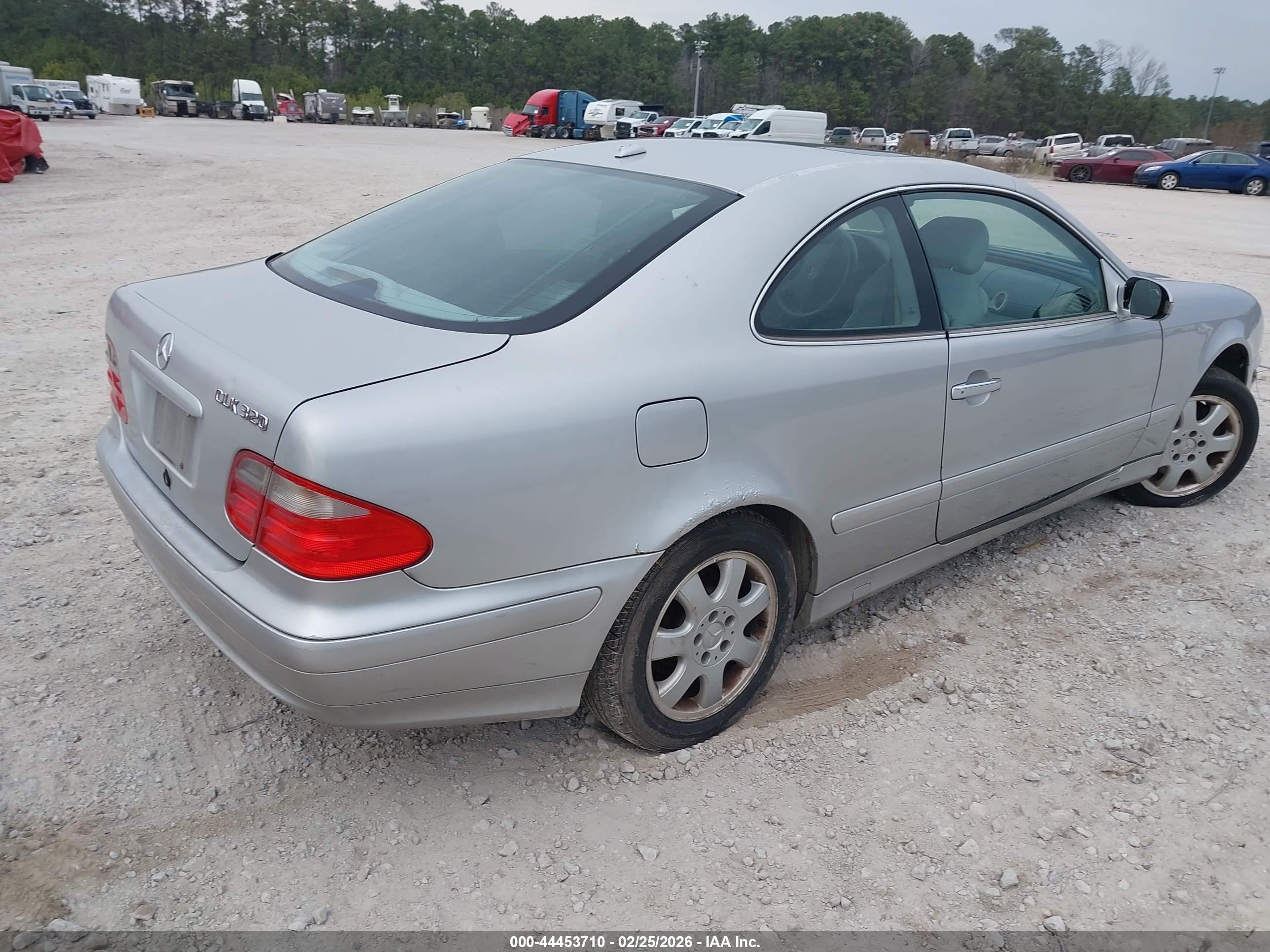 2000 Mercedes-benz Clk 320   Silver vin: WDBLJ65G7YF132733