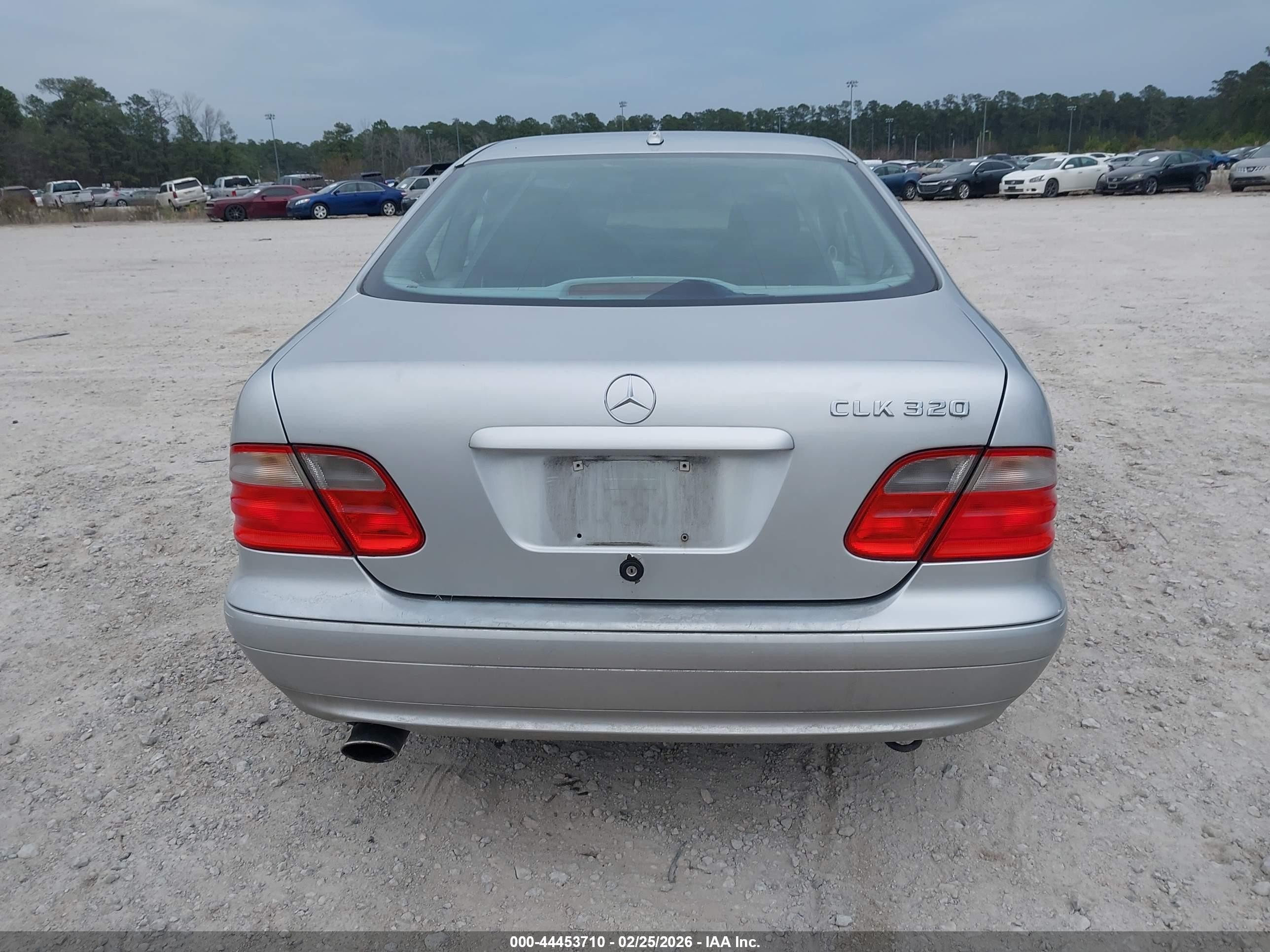 2000 Mercedes-benz Clk 320   Silver vin: WDBLJ65G7YF132733