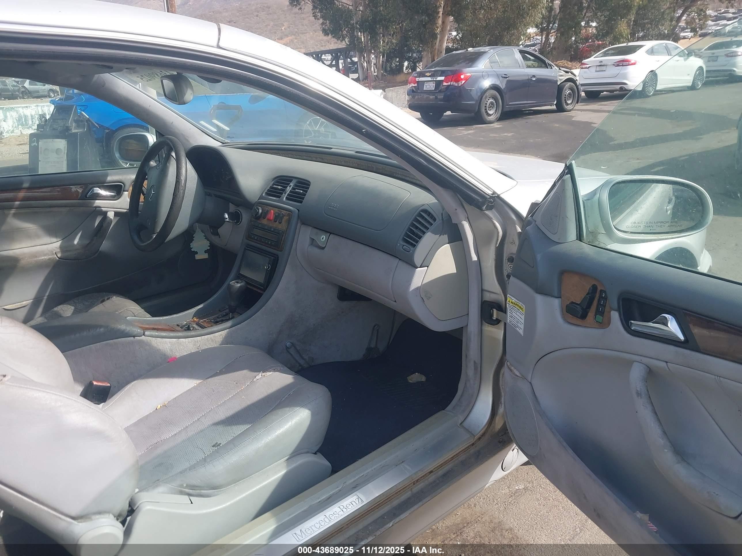 2000 Mercedes-benz Clk 320   Silver vin: WDBLJ65G7YF157342