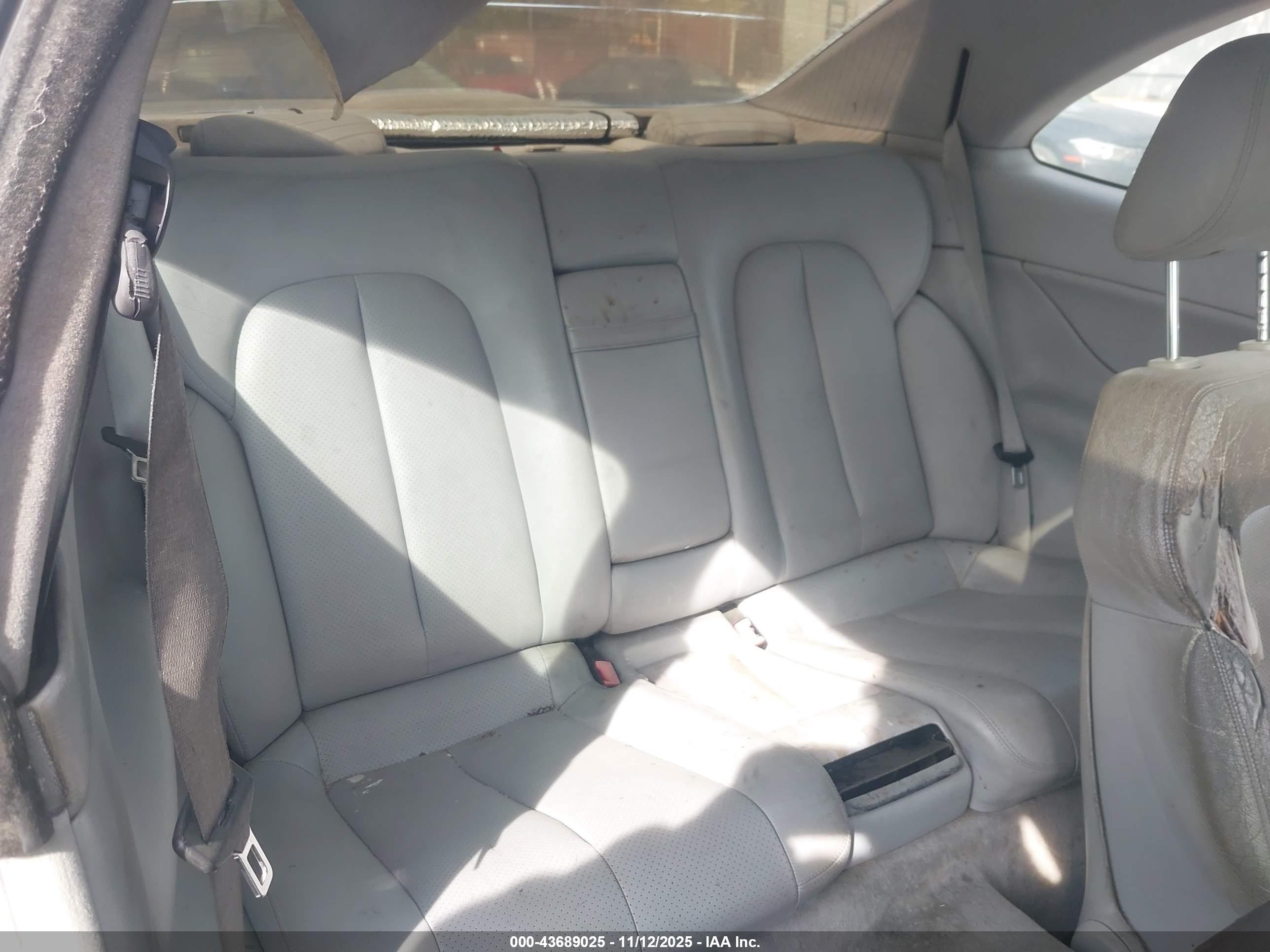 2000 Mercedes-benz Clk 320   Silver vin: WDBLJ65G7YF157342