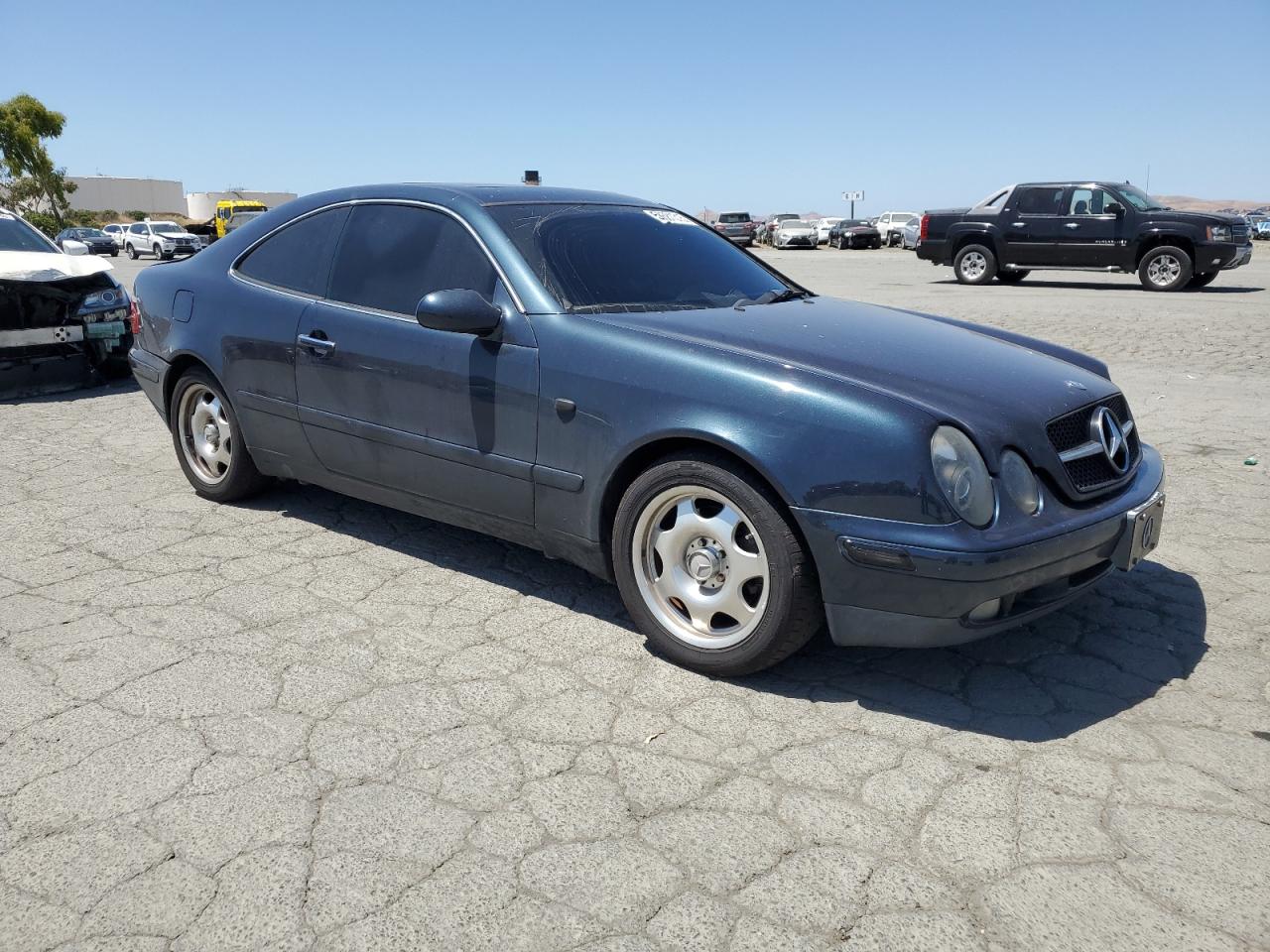 1998 Mercedes-benz Clk 320   Blue vin: WDBLJ65G8WF021251