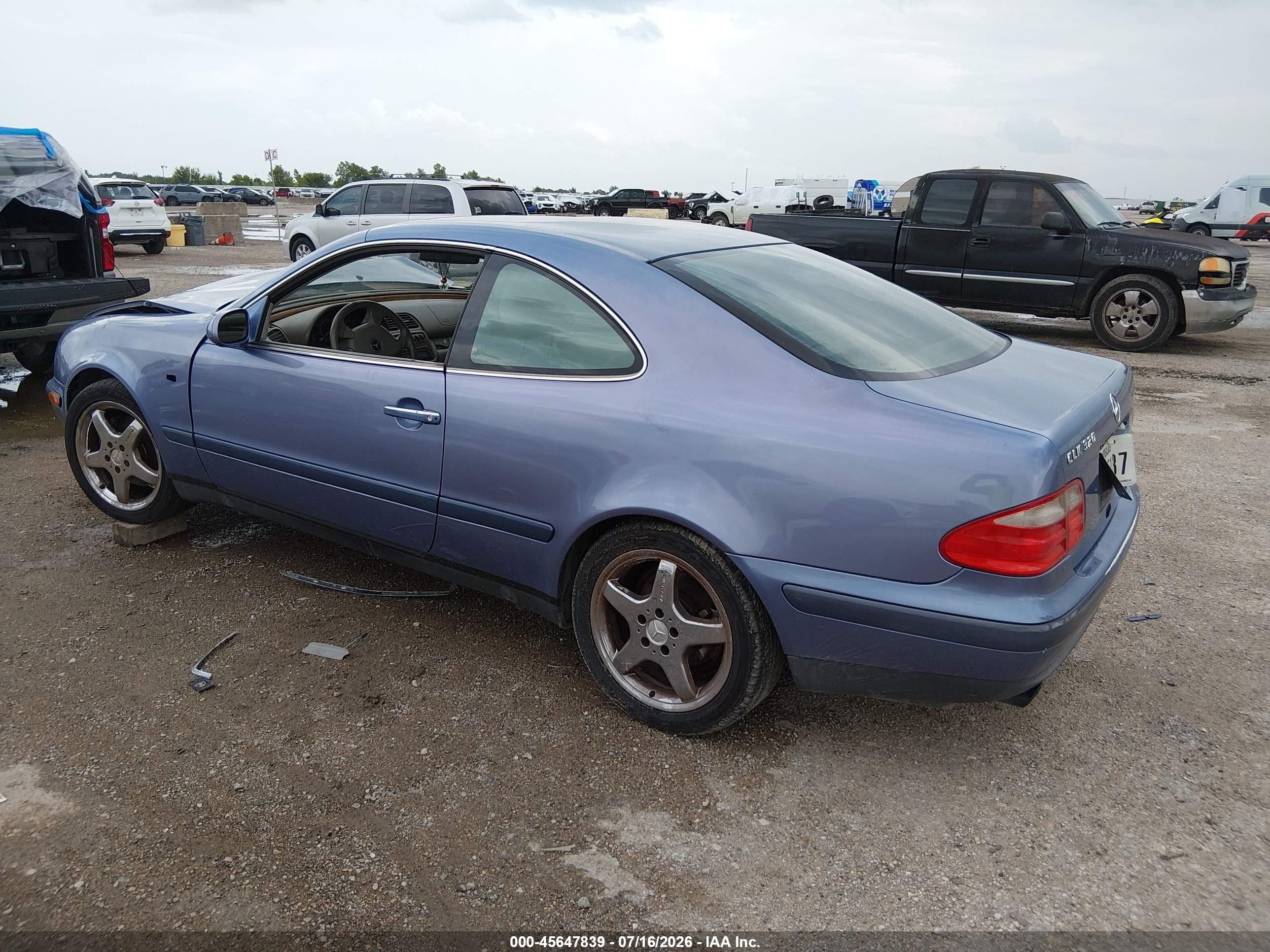 1999 Mercedes-benz Clk 320 Blue vin: WDBLJ65G9XF097420