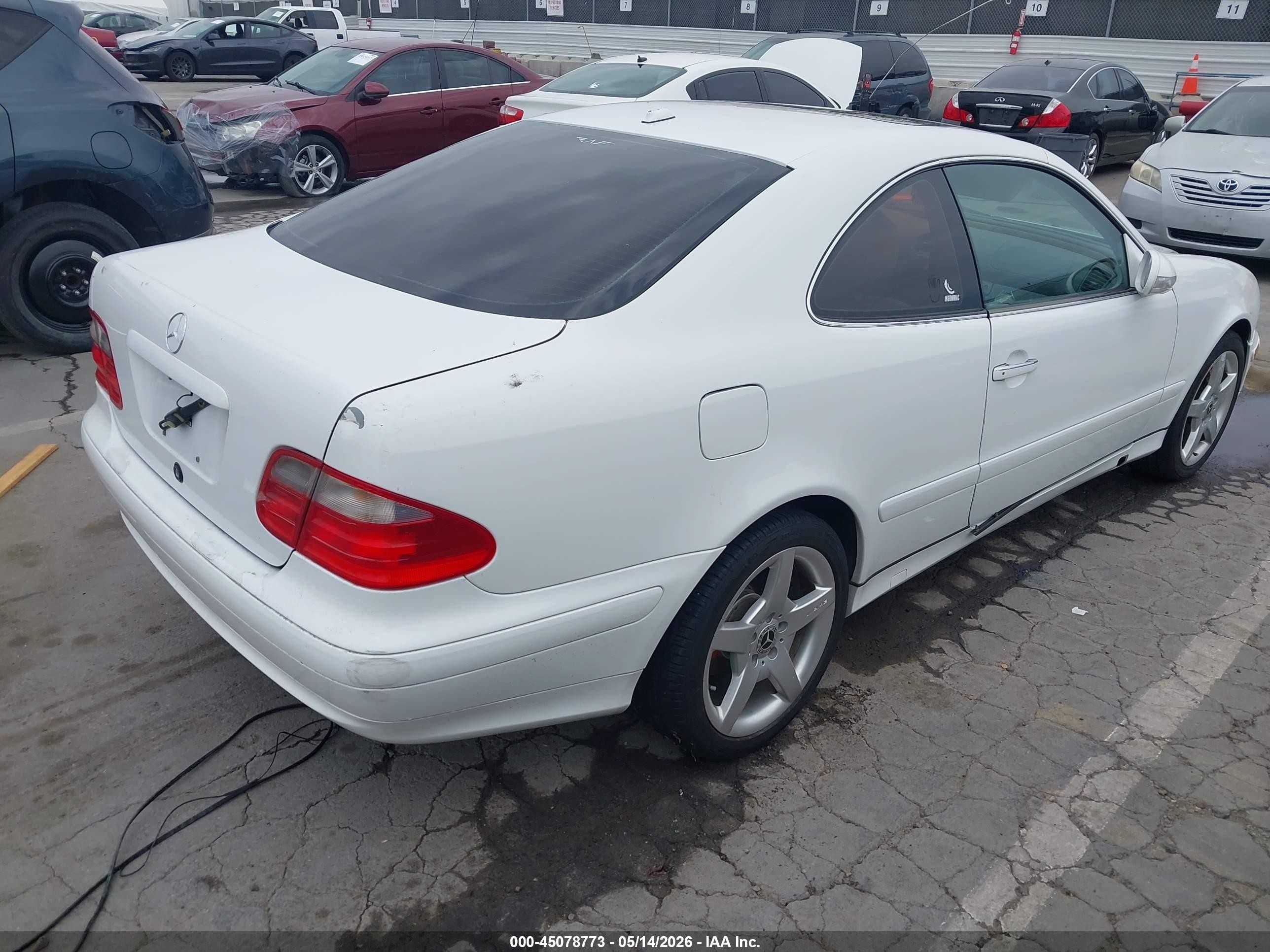 2000 Mercedes-benz Clk 320   Белый vin: WDBLJ65G9YF152630