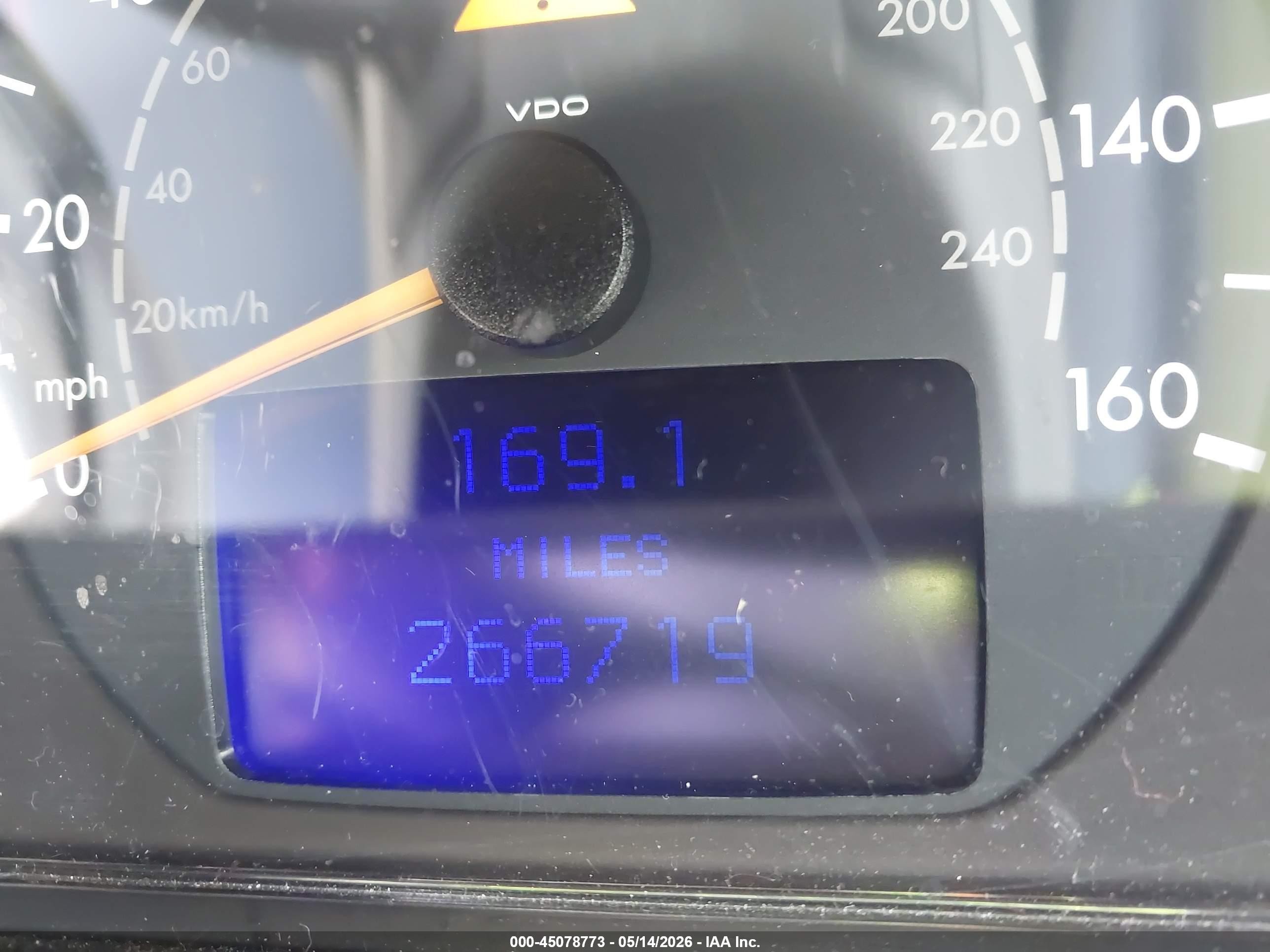 2000 Mercedes-benz Clk 320   Белый vin: WDBLJ65G9YF152630