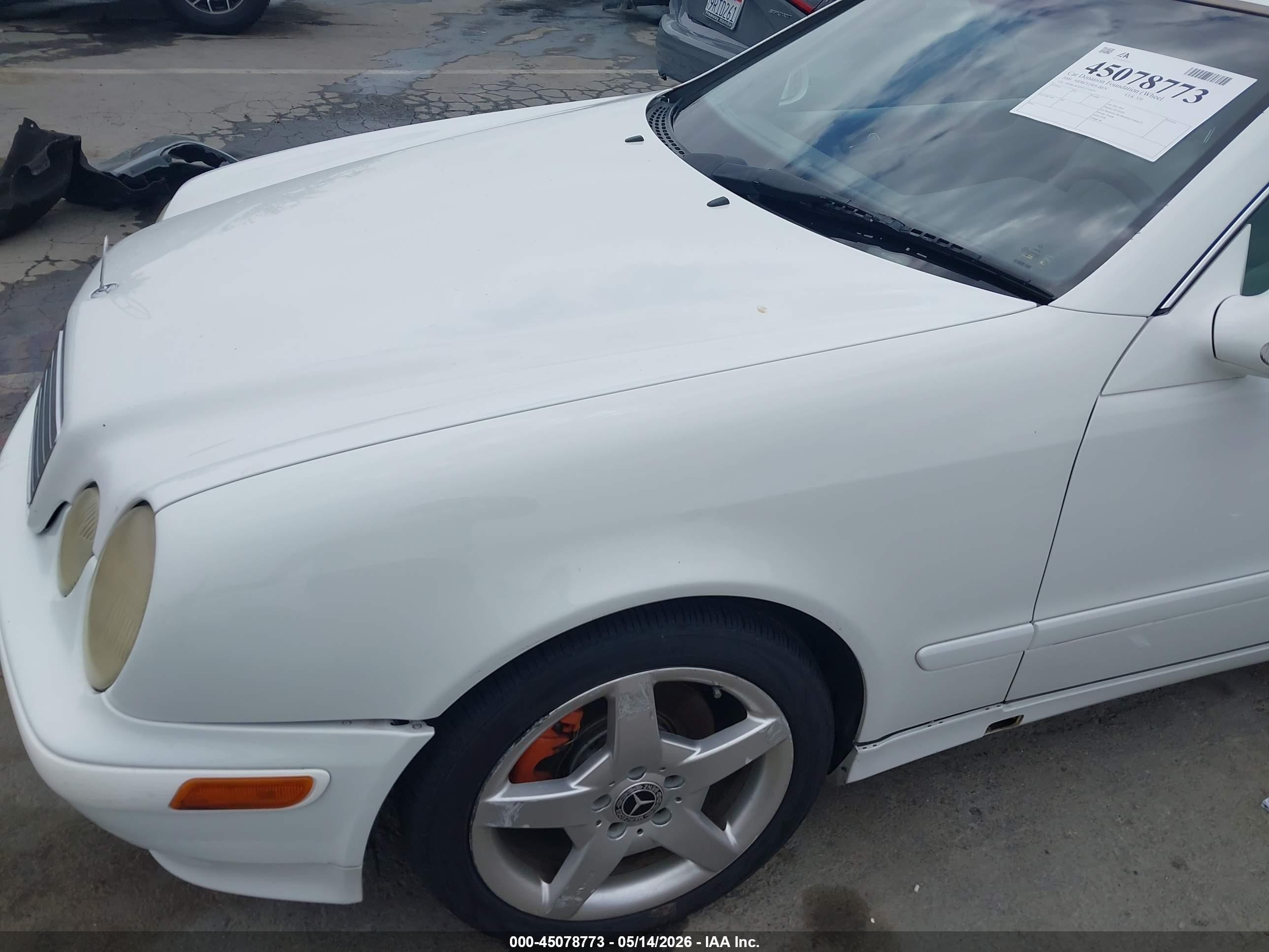 2000 Mercedes-benz Clk 320   Белый vin: WDBLJ65G9YF152630