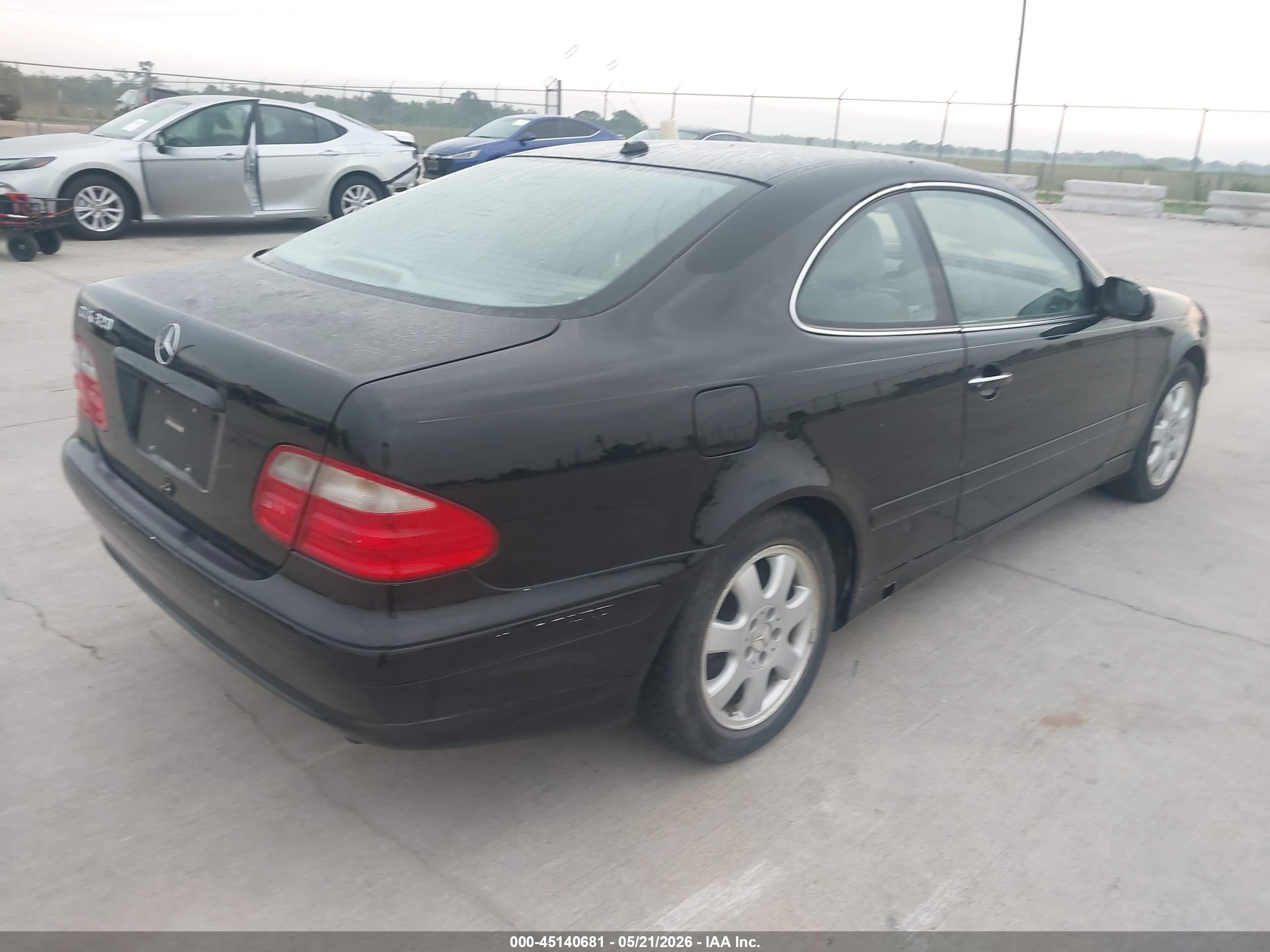 2002 Mercedes-benz Clk 320   Black vin: WDBLJ65GX2T119371