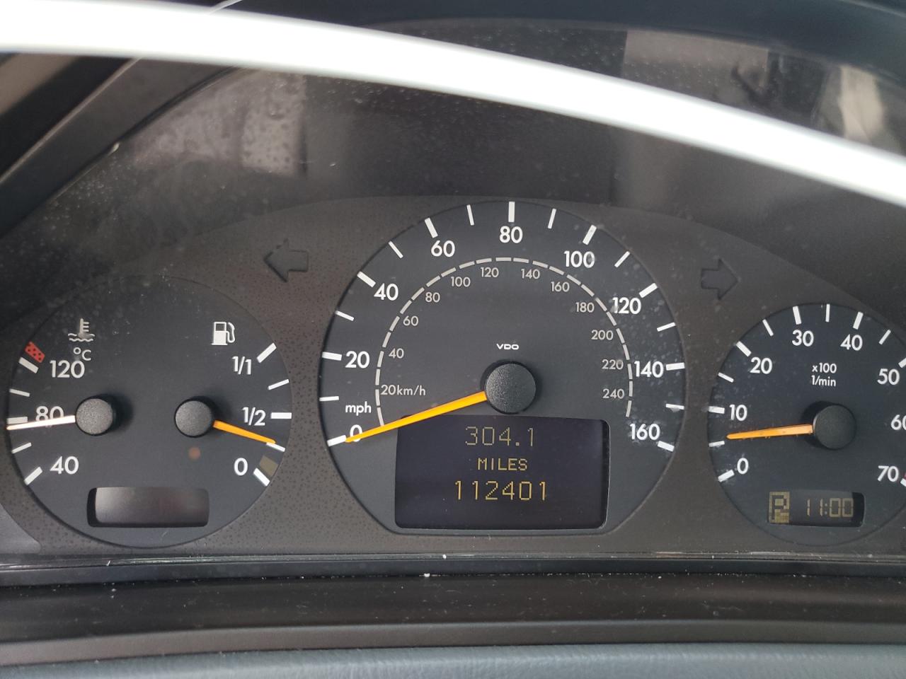 2002 Mercedes-benz Clk 320 White vin: WDBLJ65GX2T123663