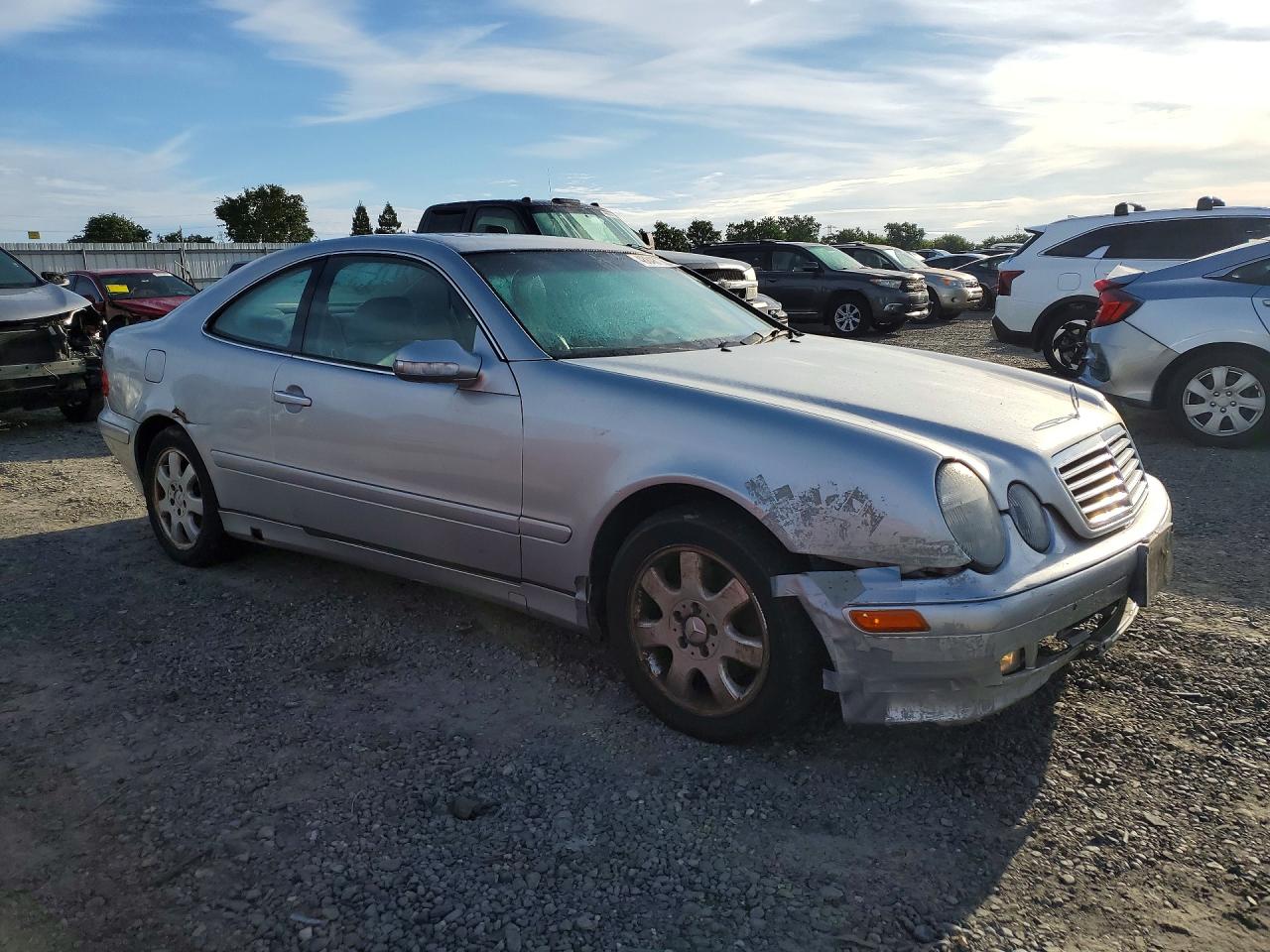 2000 Mercedes-benz Clk 320 Silver vin: WDBLJ65GXYF157240