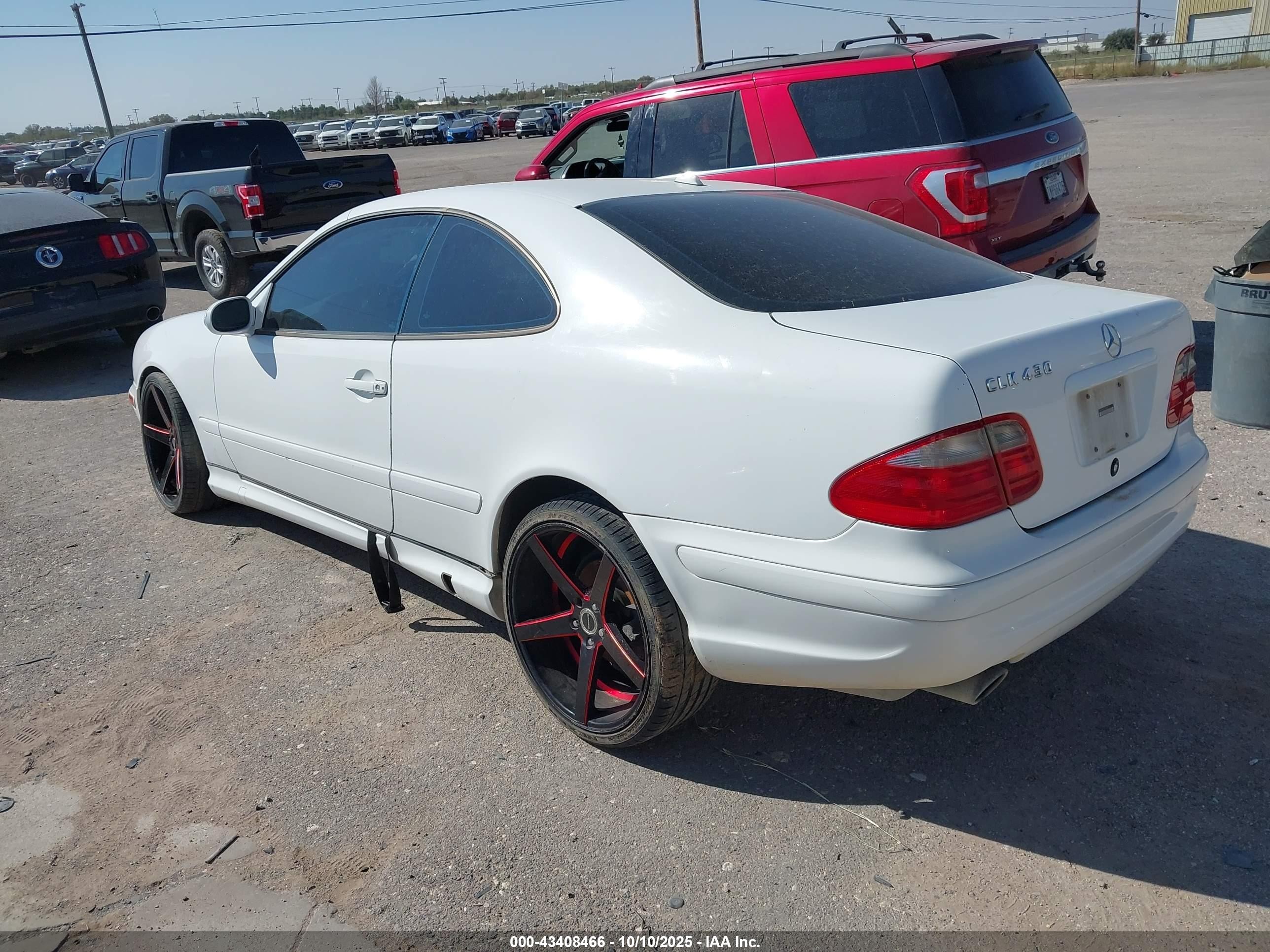 2000 Mercedes-benz Clk 430   White vin: WDBLJ70G0YF155025