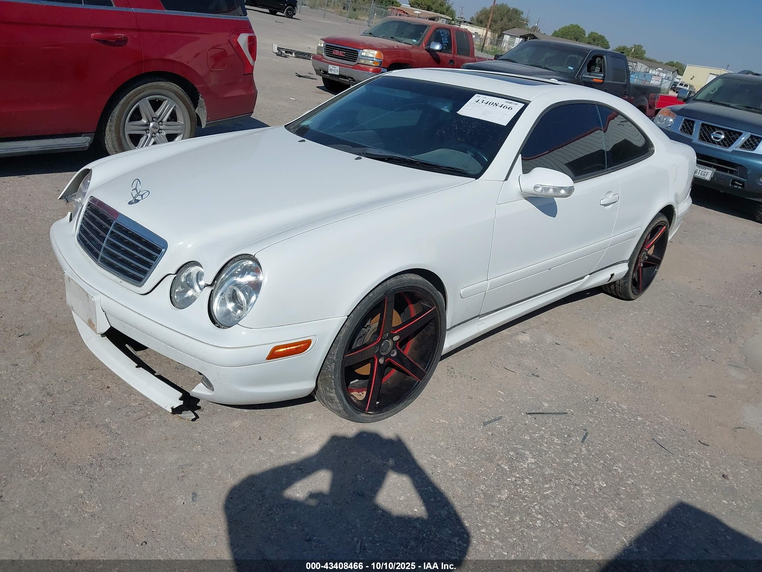 2000 Mercedes-benz Clk 430   White vin: WDBLJ70G0YF155025