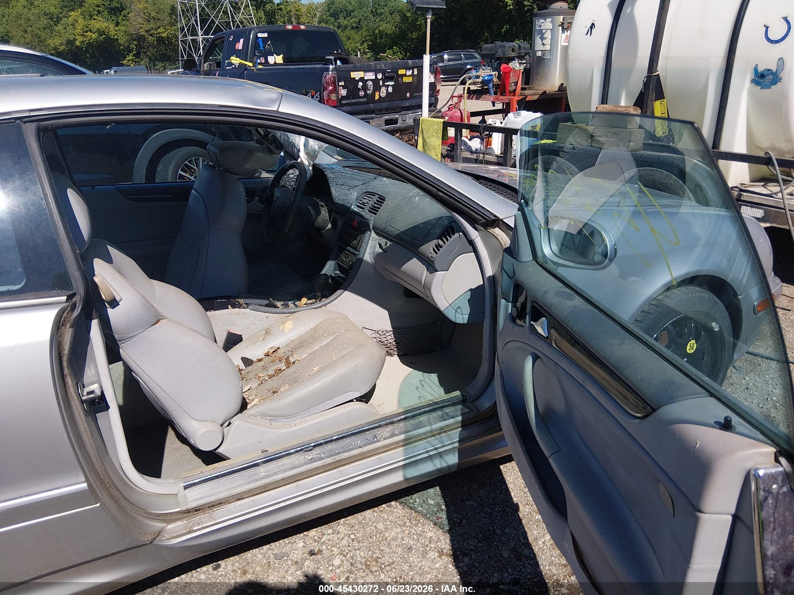 2000 Mercedes-benz Clk 430   Silver vin: WDBLJ70G2YF134788