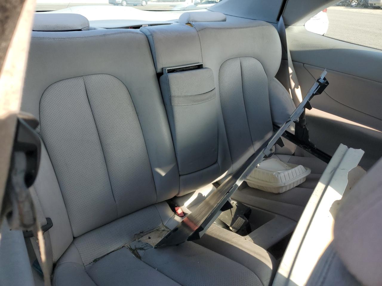 2002 Mercedes-benz Clk 430 White vin: WDBLJ70G32T123792