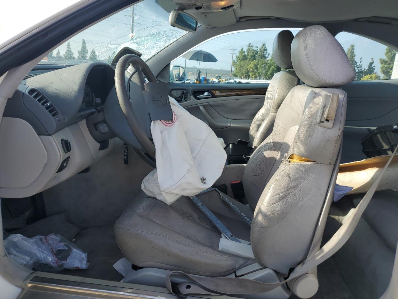 2002 Mercedes-benz Clk 430 White vin: WDBLJ70G32T123792