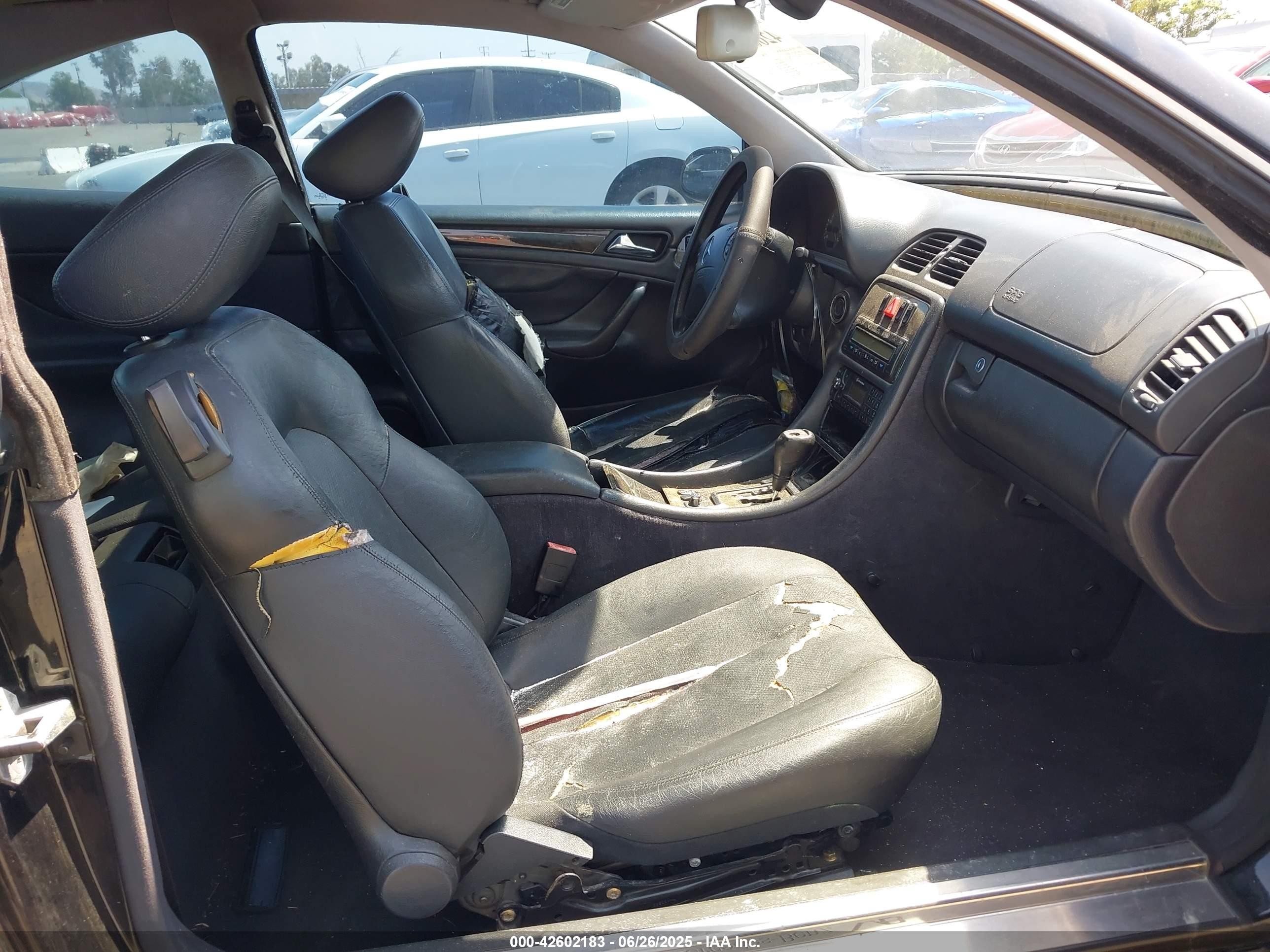 2000 Mercedes-benz Clk 430   Black vin: WDBLJ70G3YF131317