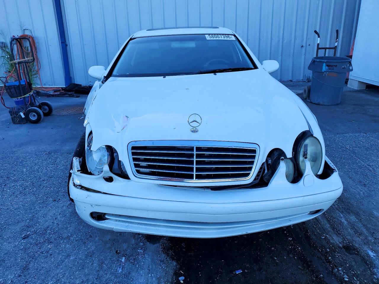 1999 Mercedes-benz Clk 430 White vin: WDBLJ70G4XF100267