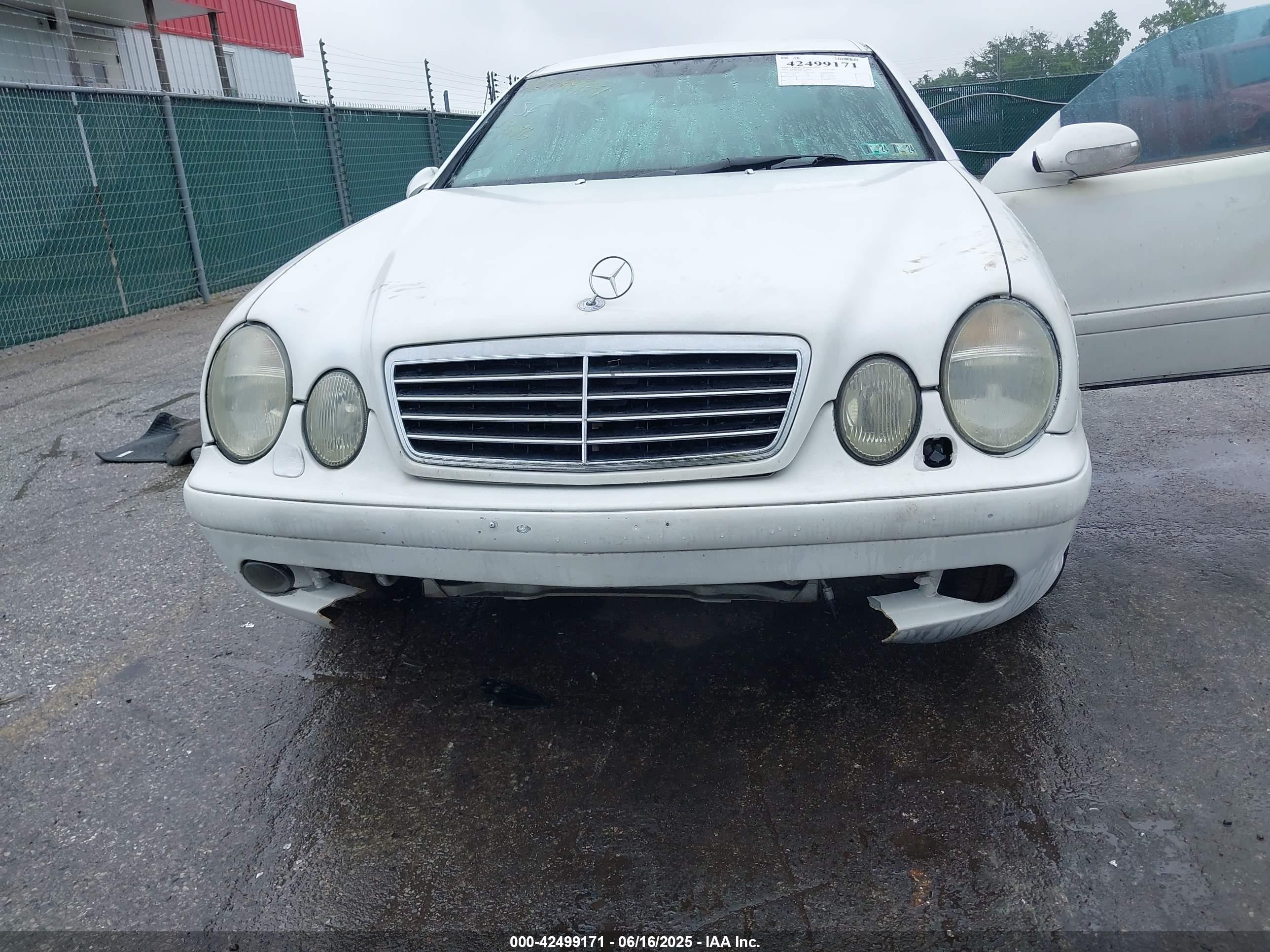 2000 Mercedes-benz Clk 430   Белый vin: WDBLJ70G4YF151852