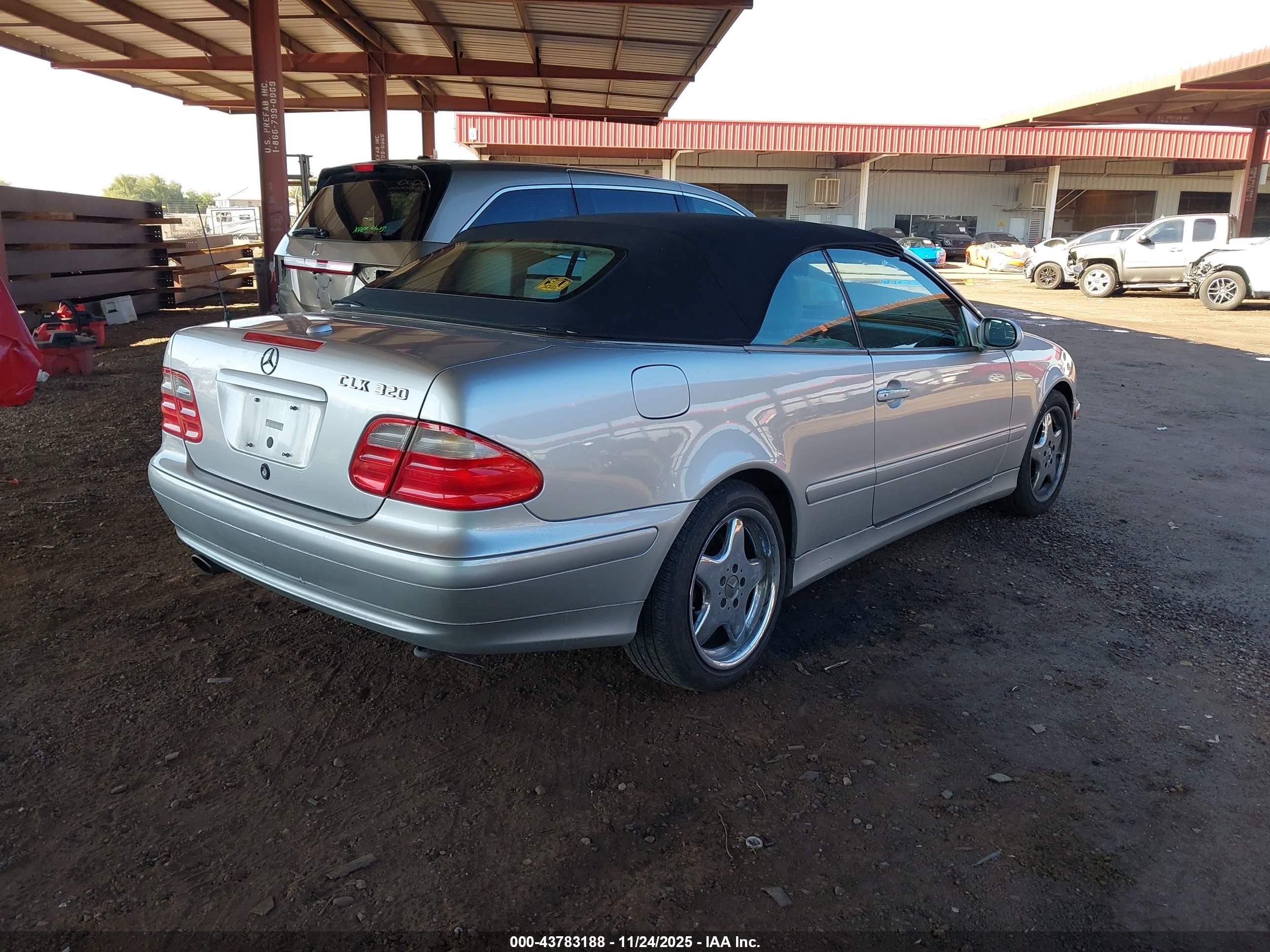 2001 Mercedes-benz Clk 320   Silver vin: WDBLK65G01T070077