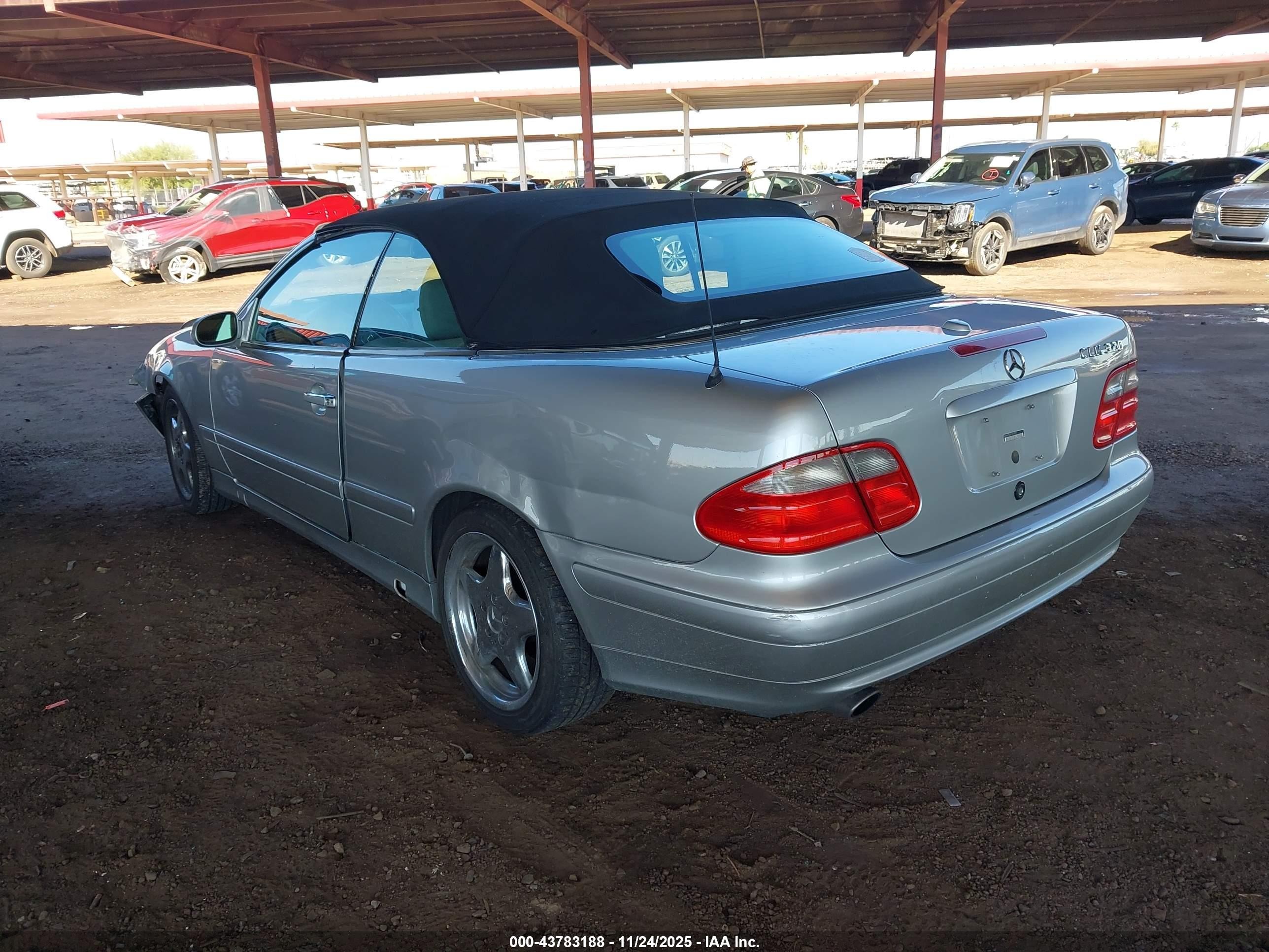 2001 Mercedes-benz Clk 320   Silver vin: WDBLK65G01T070077