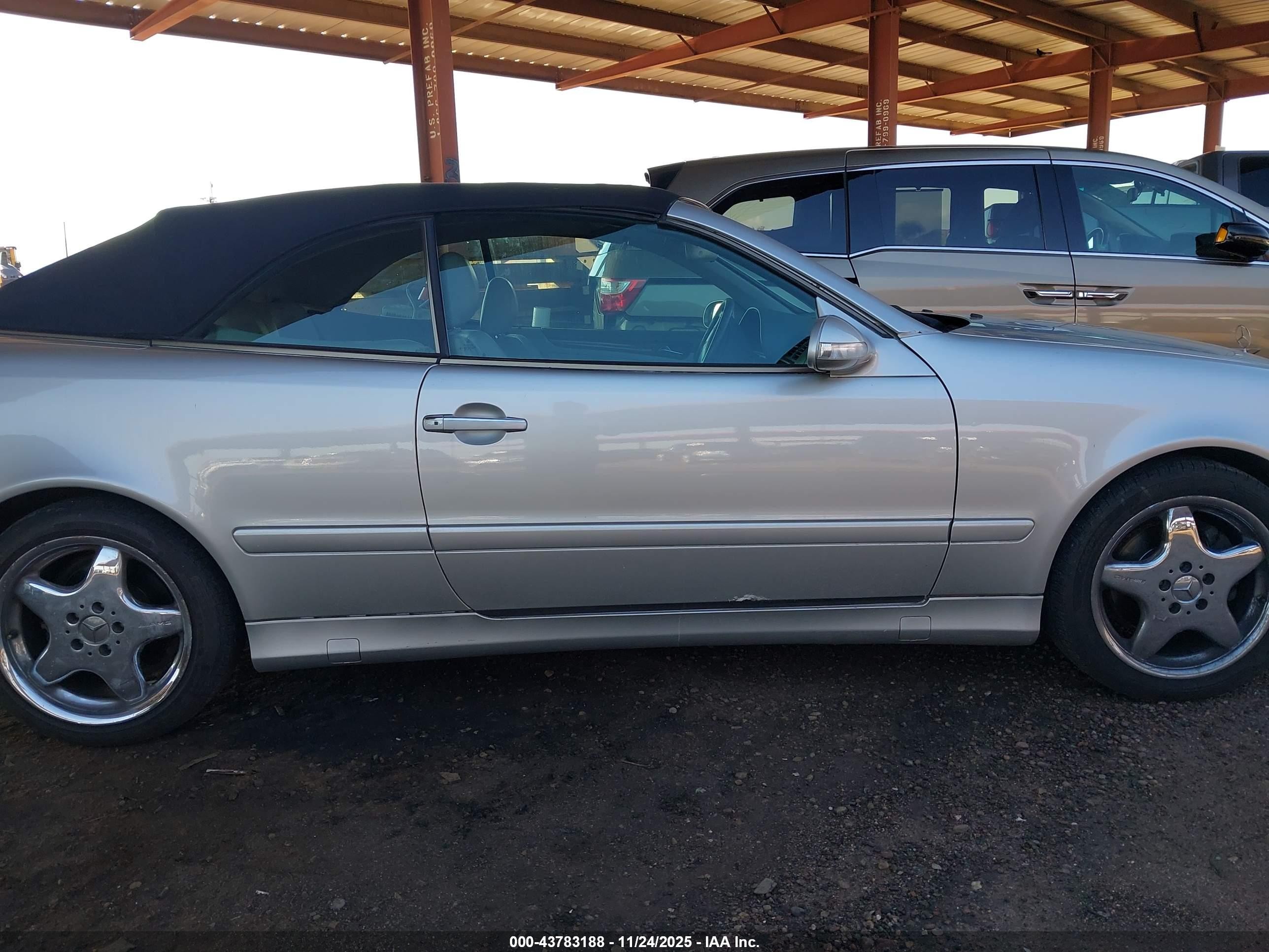 2001 Mercedes-benz Clk 320   Silver vin: WDBLK65G01T070077