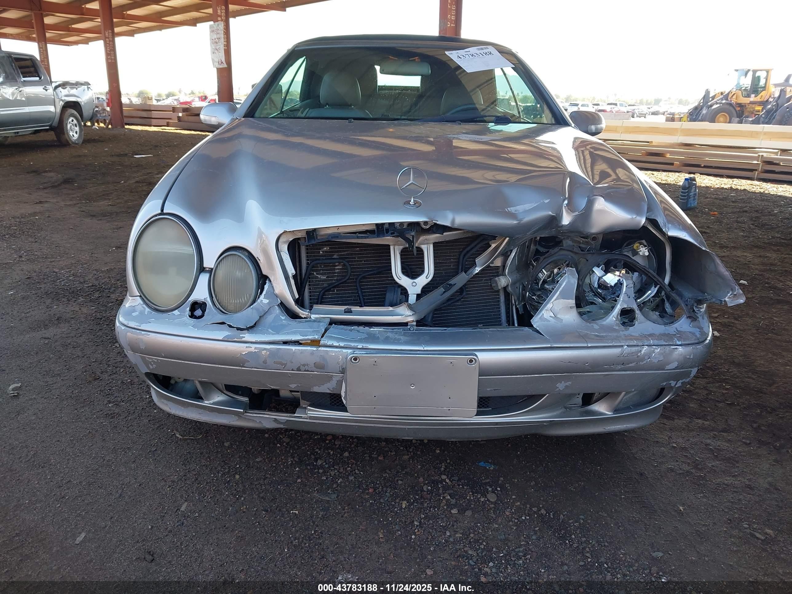 2001 Mercedes-benz Clk 320   Silver vin: WDBLK65G01T070077