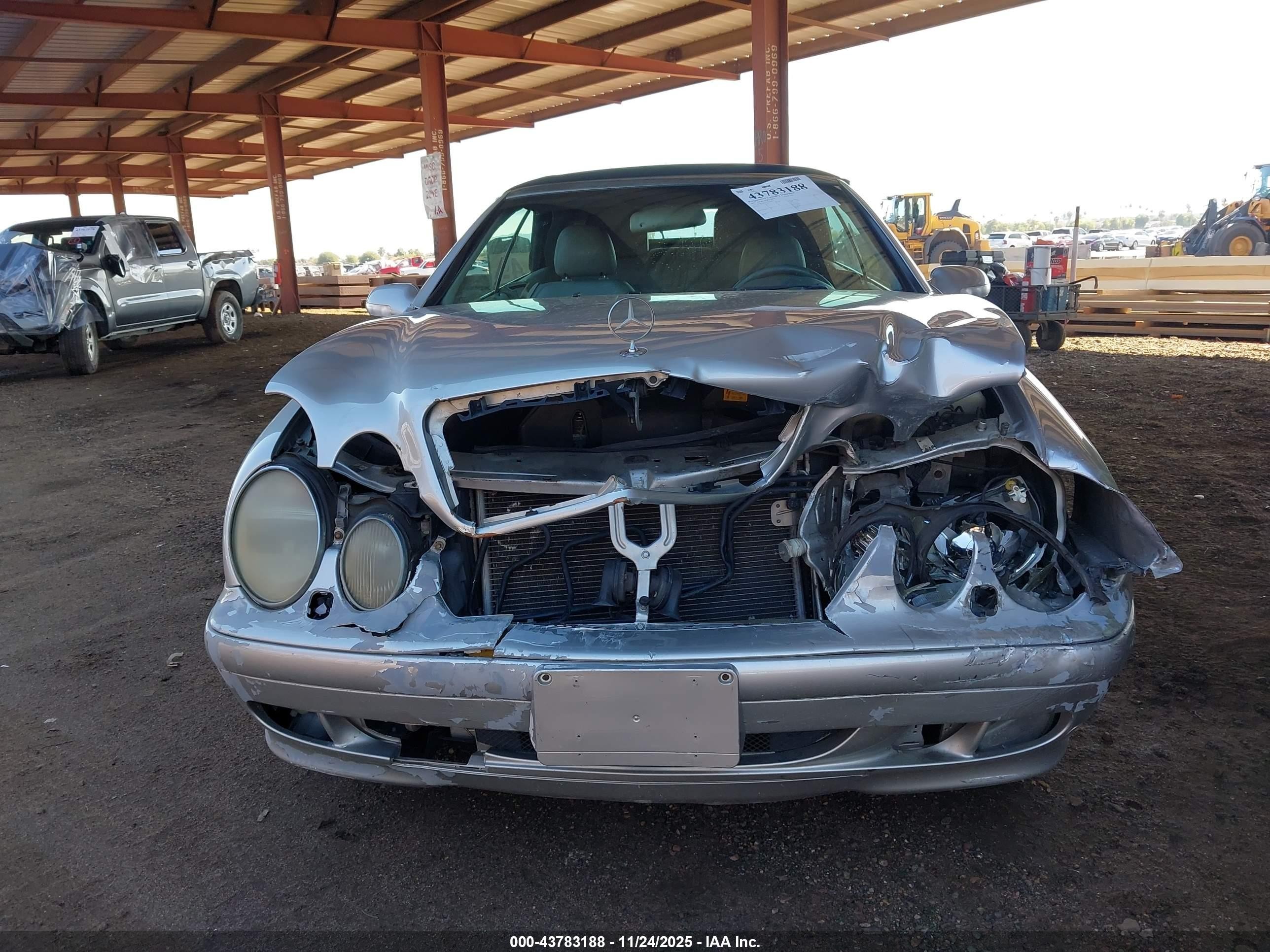 2001 Mercedes-benz Clk 320   Silver vin: WDBLK65G01T070077
