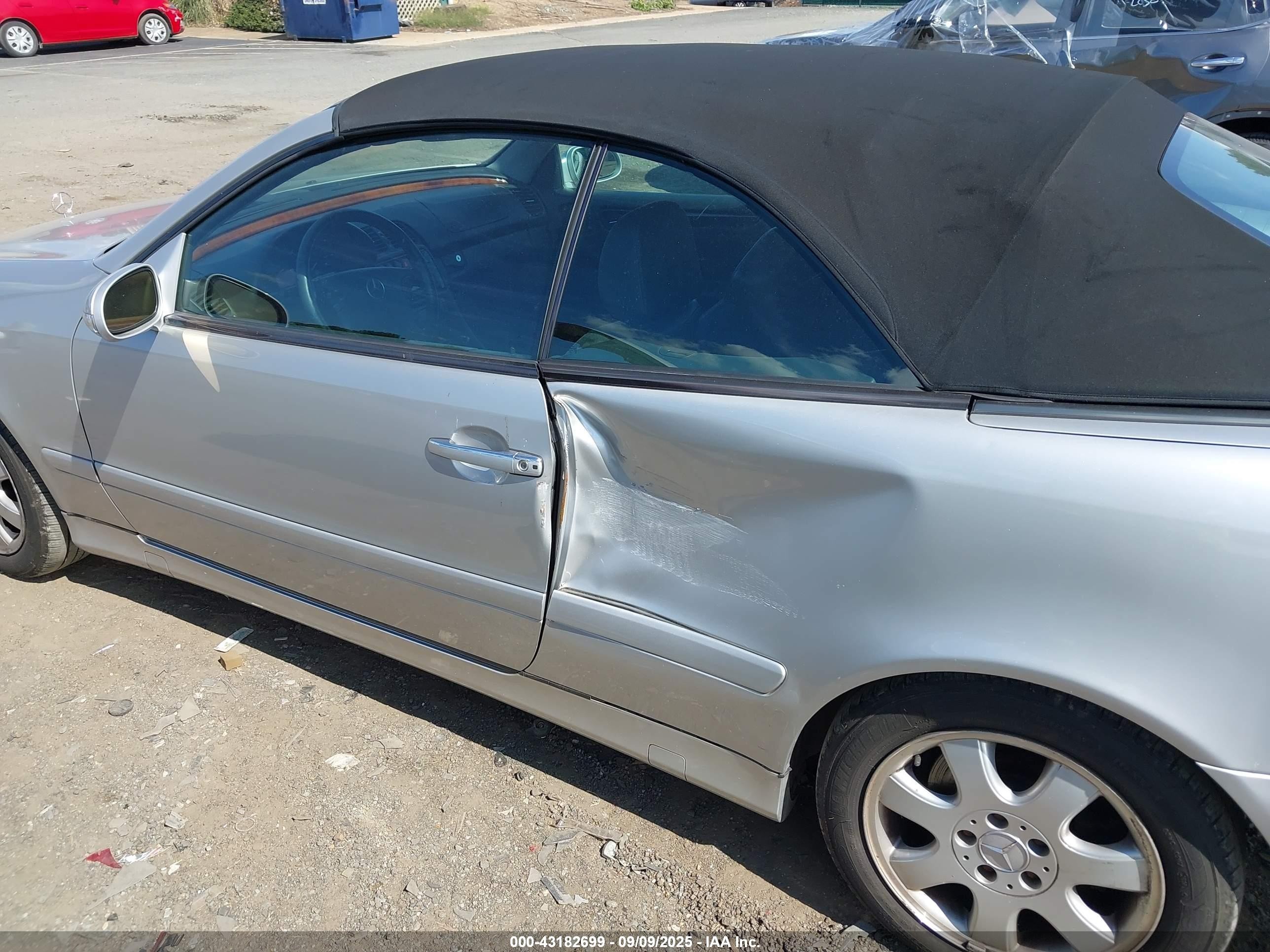 2002 Mercedes-benz Clk 320   Silver vin: WDBLK65G02T097989