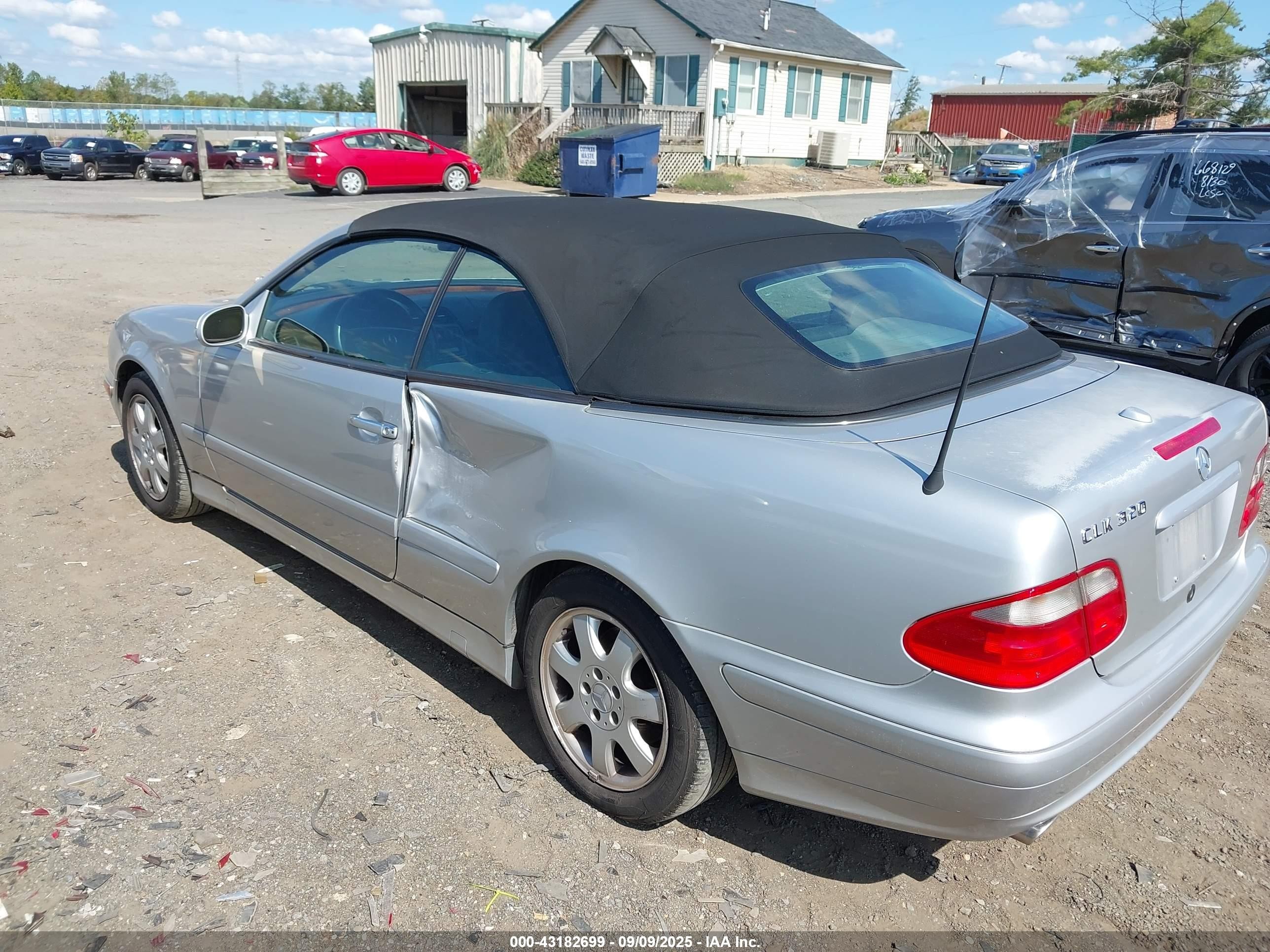 2002 Mercedes-benz Clk 320   Silver vin: WDBLK65G02T097989