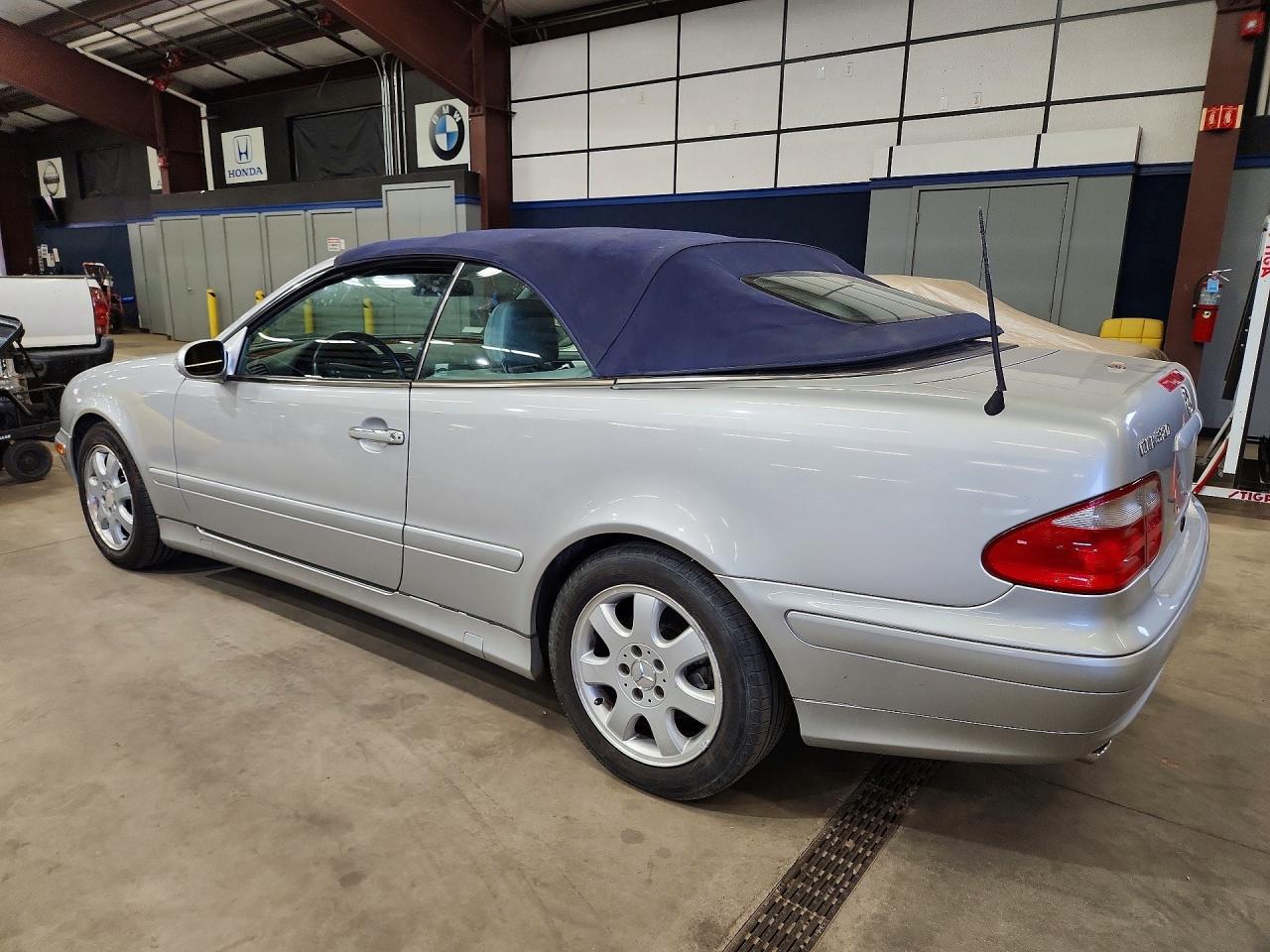 2002 Mercedes-benz Clk 320 Silver vin: WDBLK65G02T119831