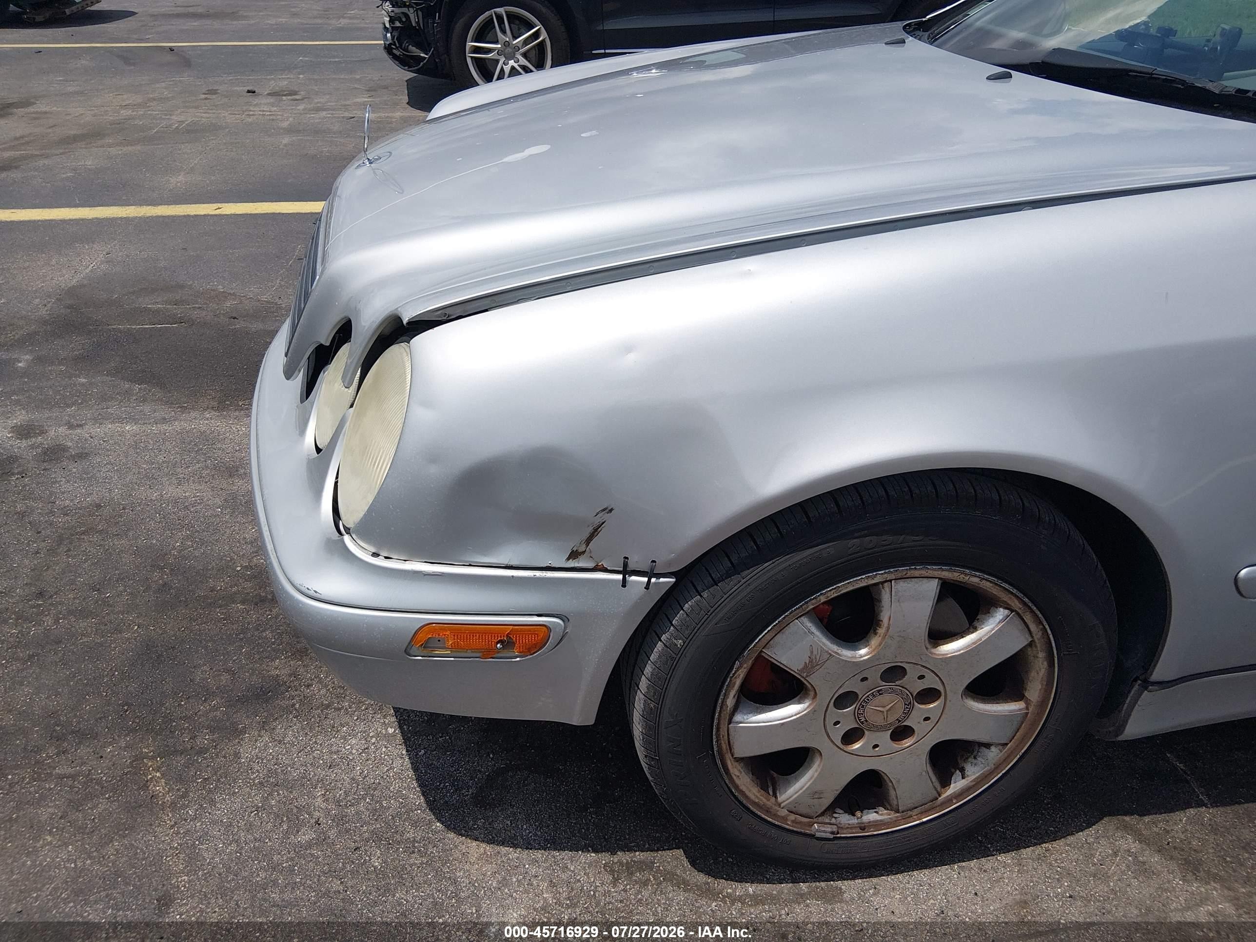 2003 Mercedes-benz Clk 320   Silver vin: WDBLK65G03T130460