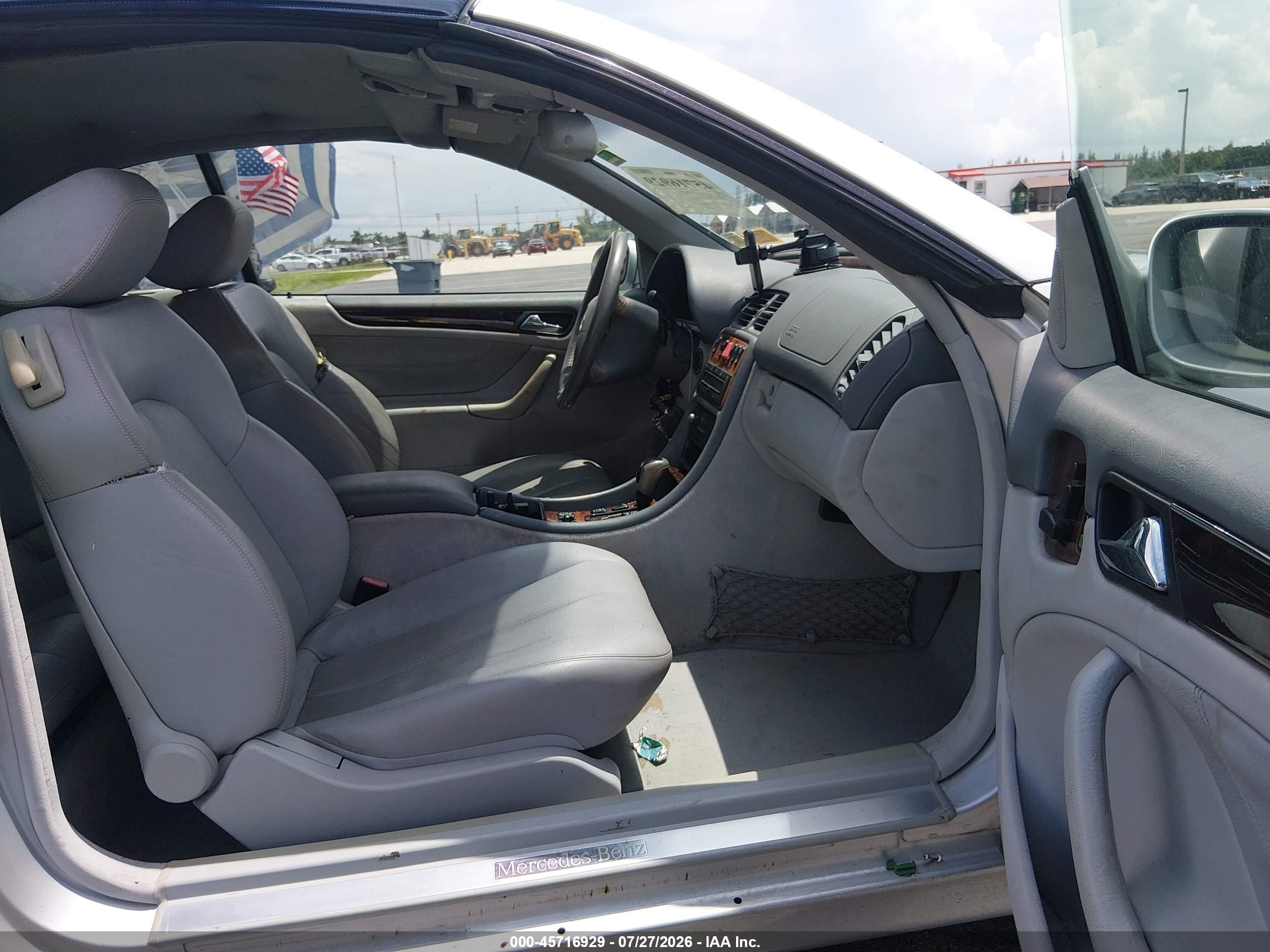 2003 Mercedes-benz Clk 320   Silver vin: WDBLK65G03T130460