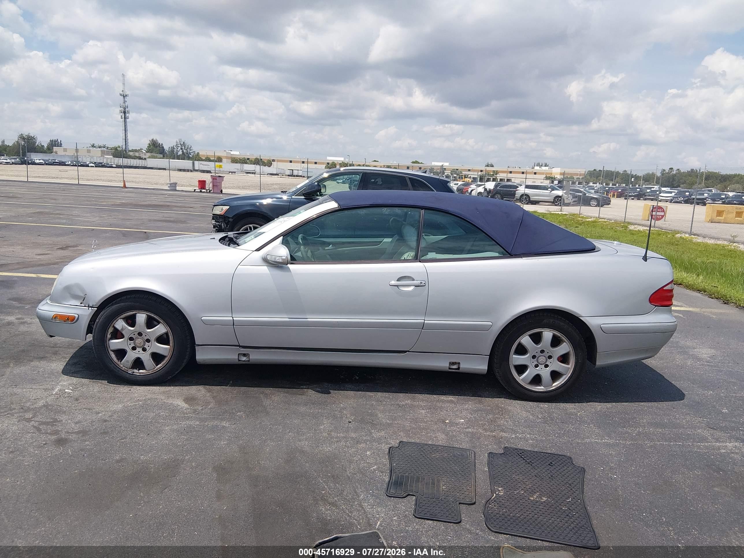 2003 Mercedes-benz Clk 320   Silver vin: WDBLK65G03T130460